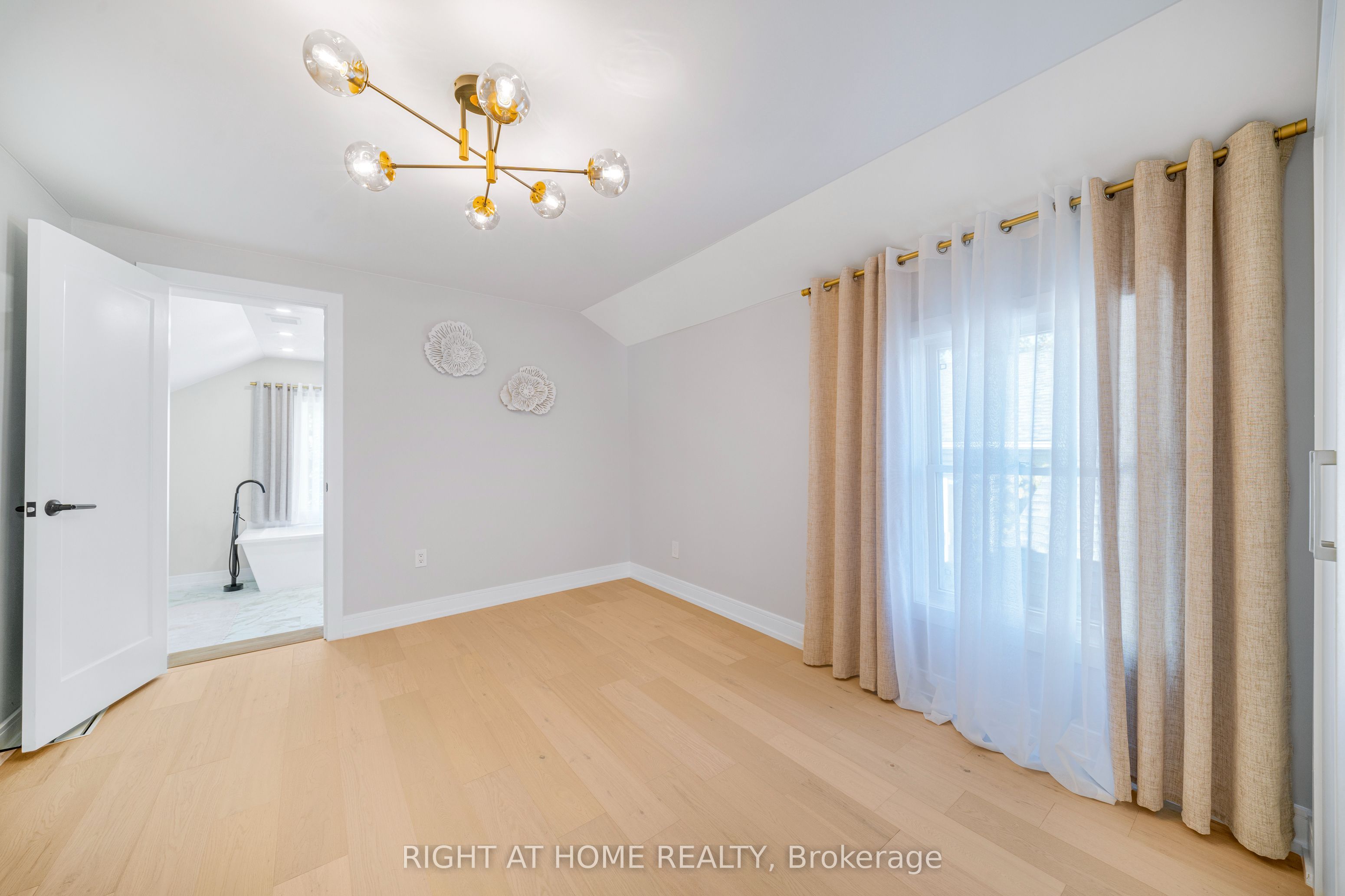 144 Waterloo Street Property Photo 19