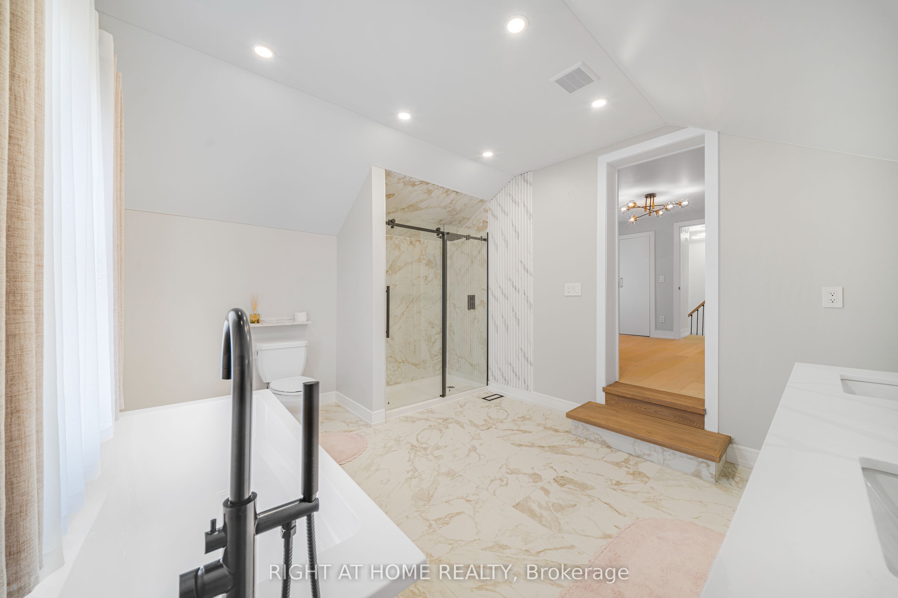 144 Waterloo Street Property Photo 22