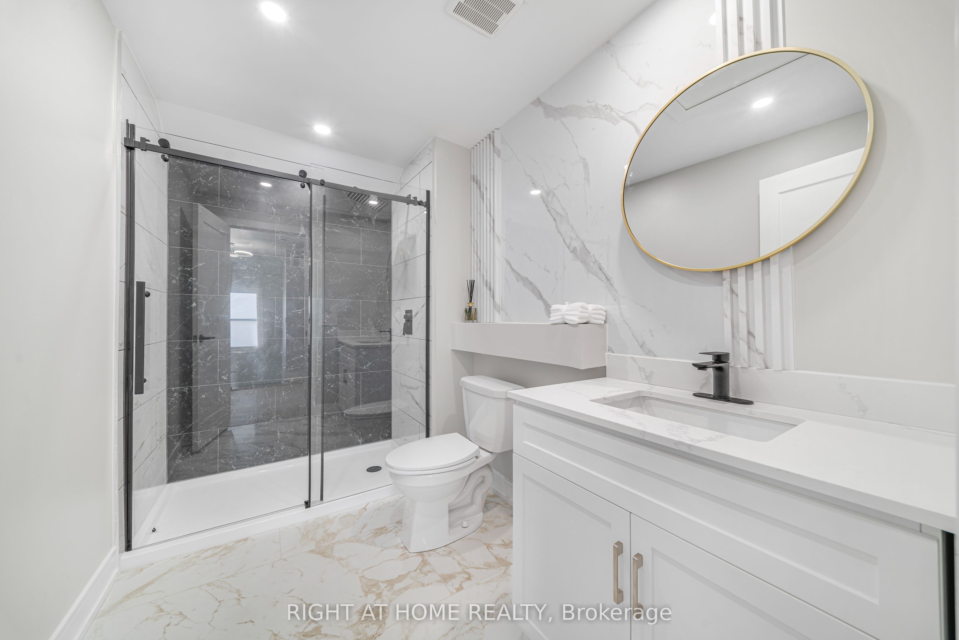 144 Waterloo Street Property Photo 27