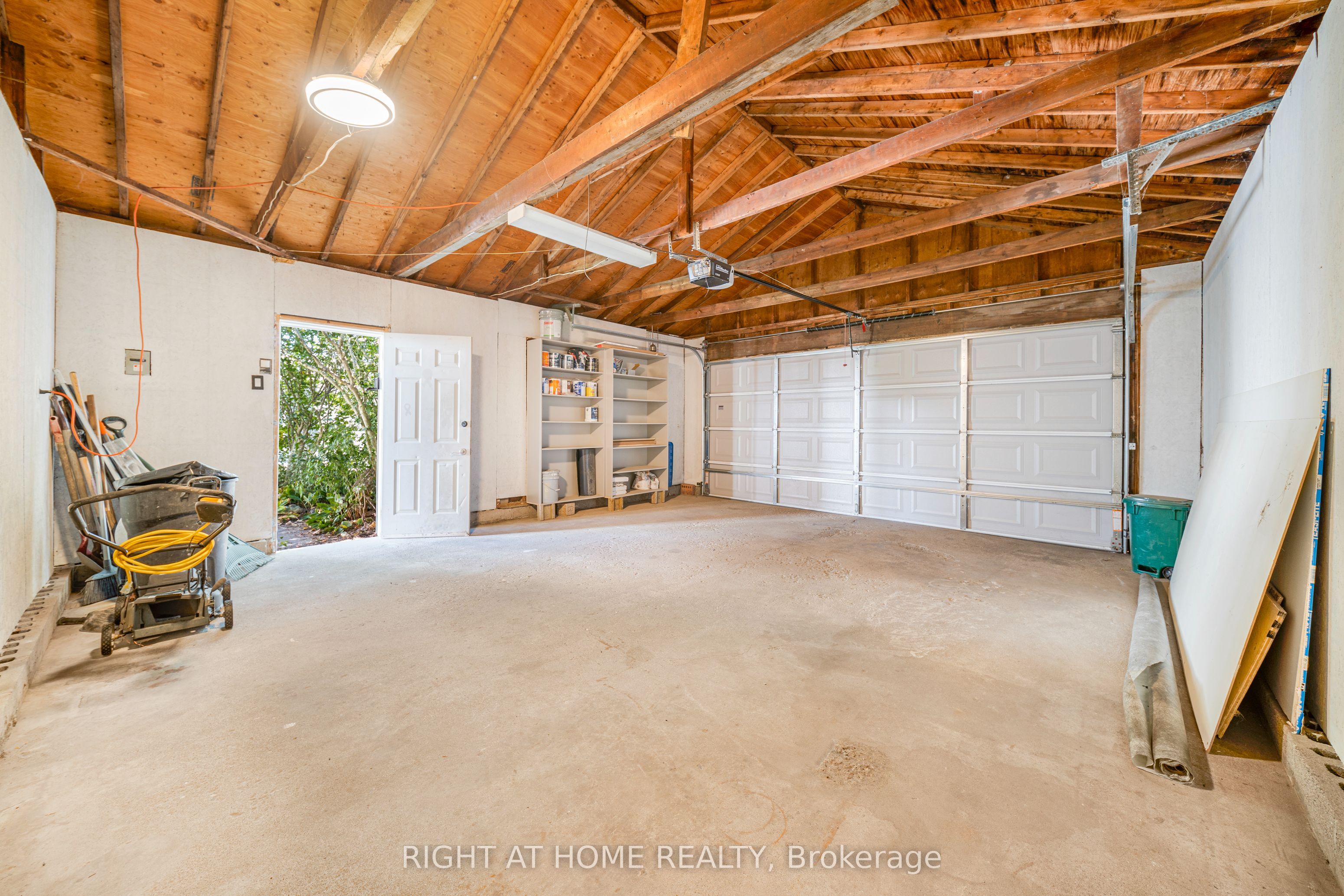 144 Waterloo Street Property Photo 33