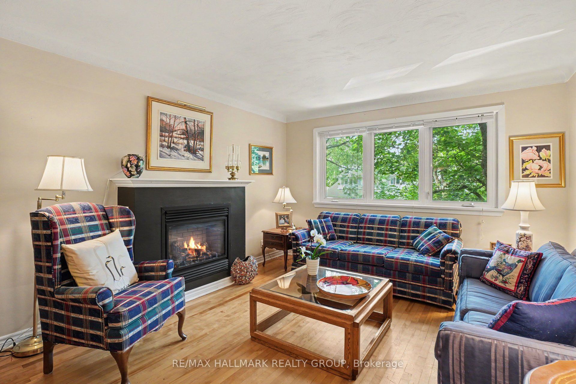 657 Golden Avenue 2 Property Photo 3