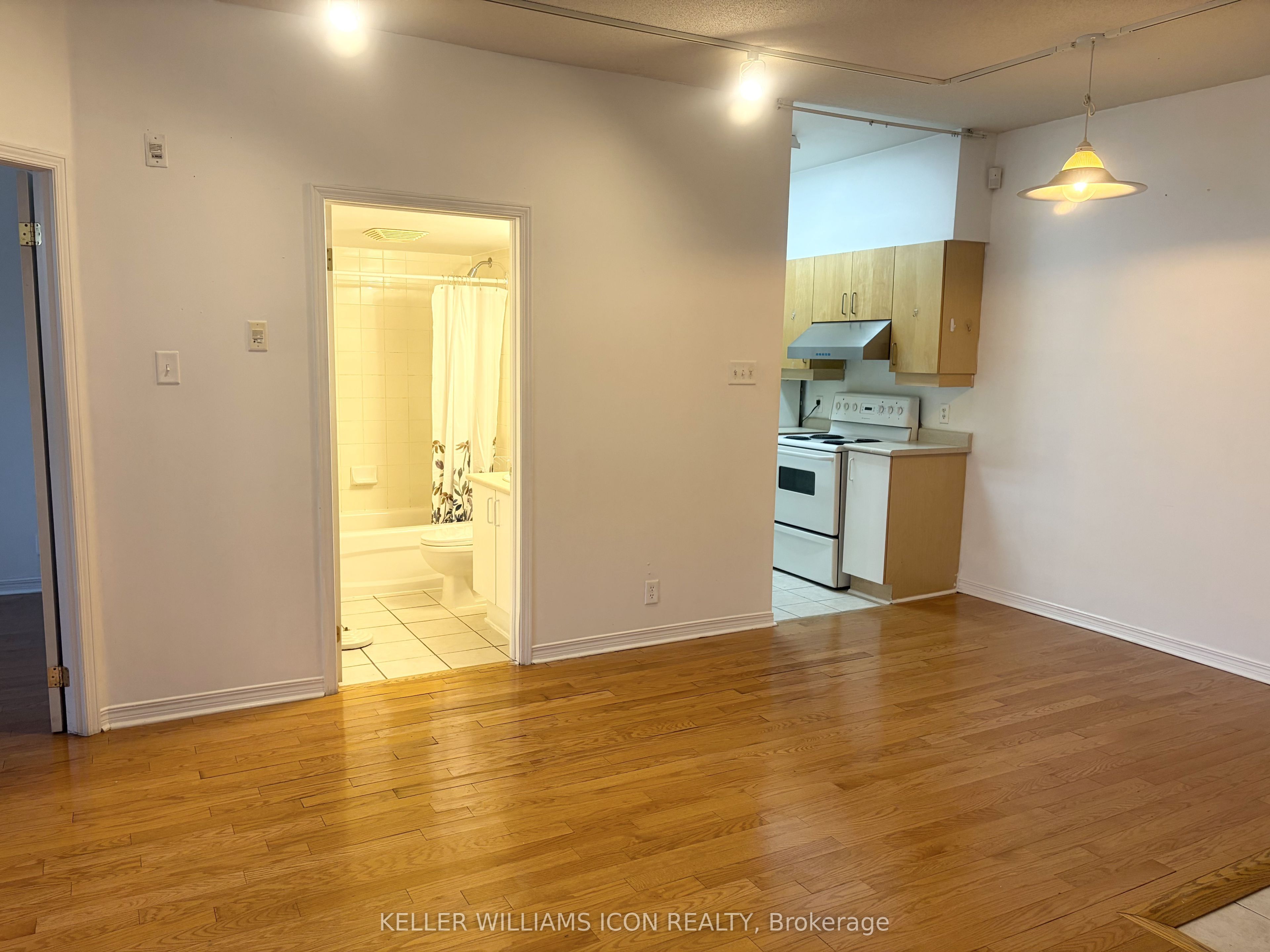 429 Somerset Street W 105 Property Photo 6
