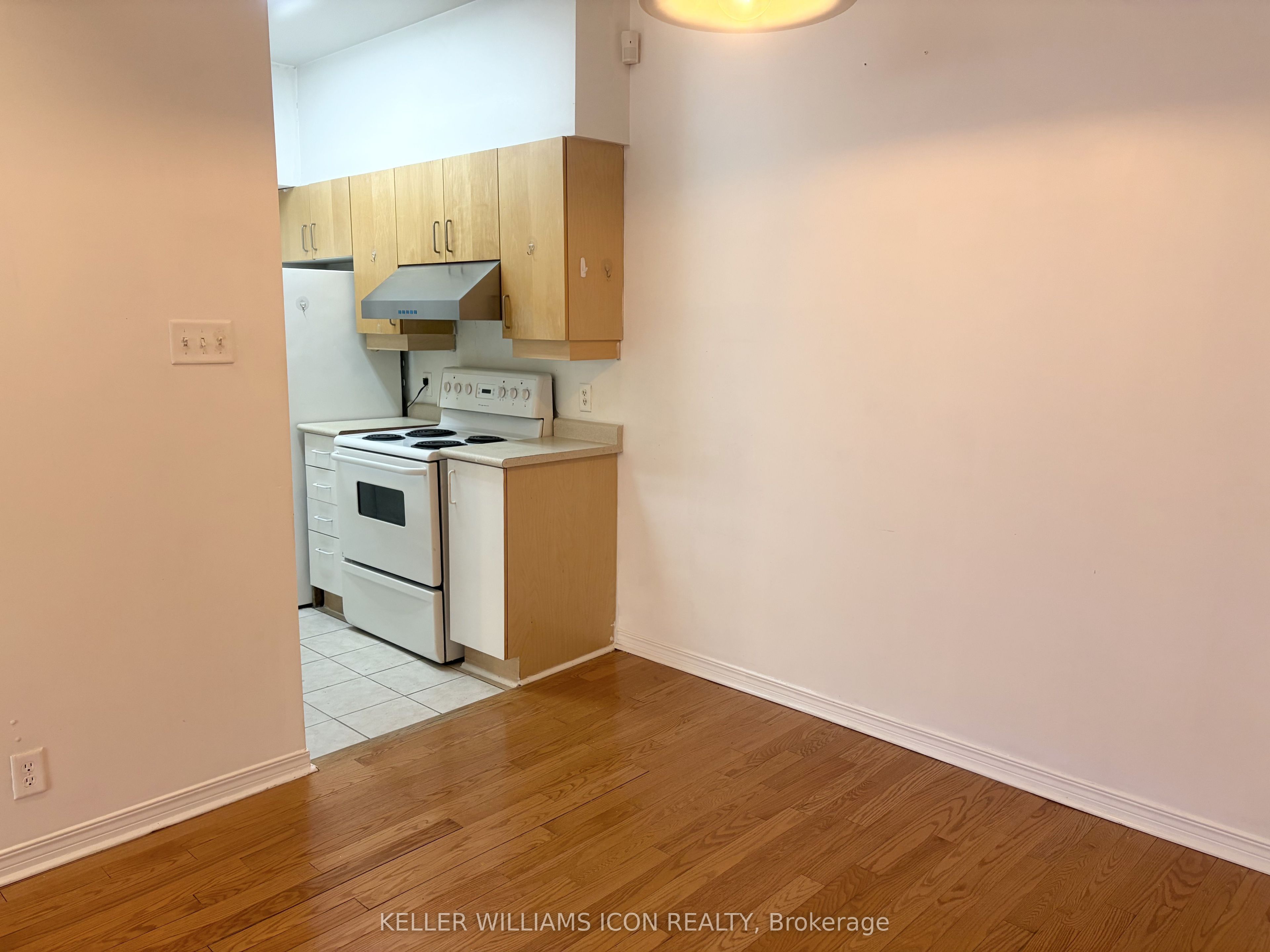 429 Somerset Street W 105 Property Photo 8