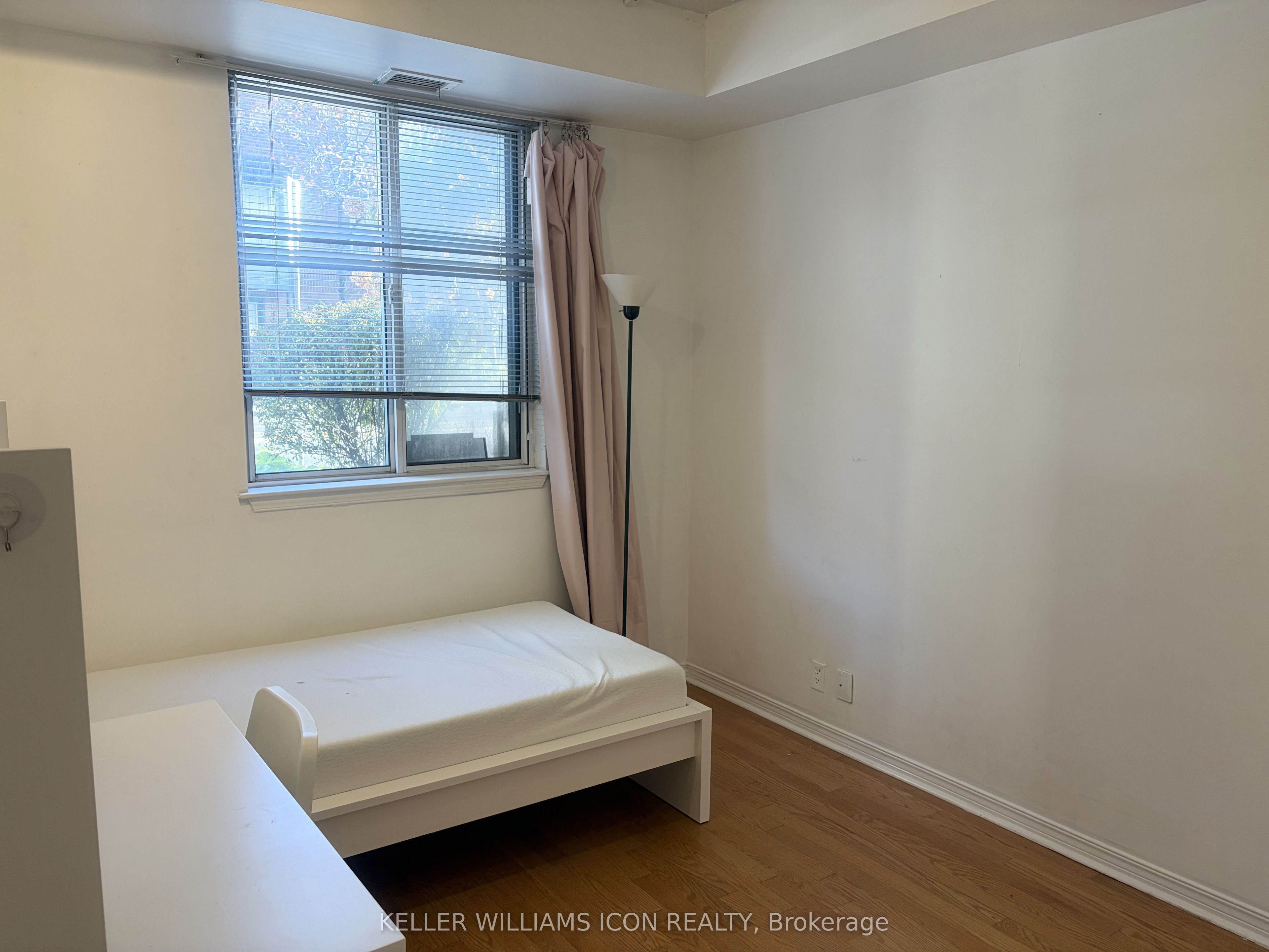 429 Somerset Street W 105 Property Photo 13