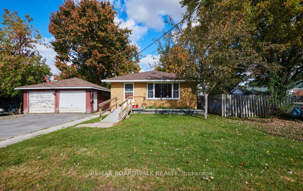 4 Davidson Street W Property Photo 1