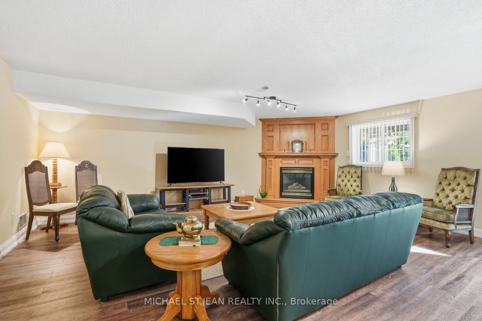 9 Kinsman Court S Property Photo 6