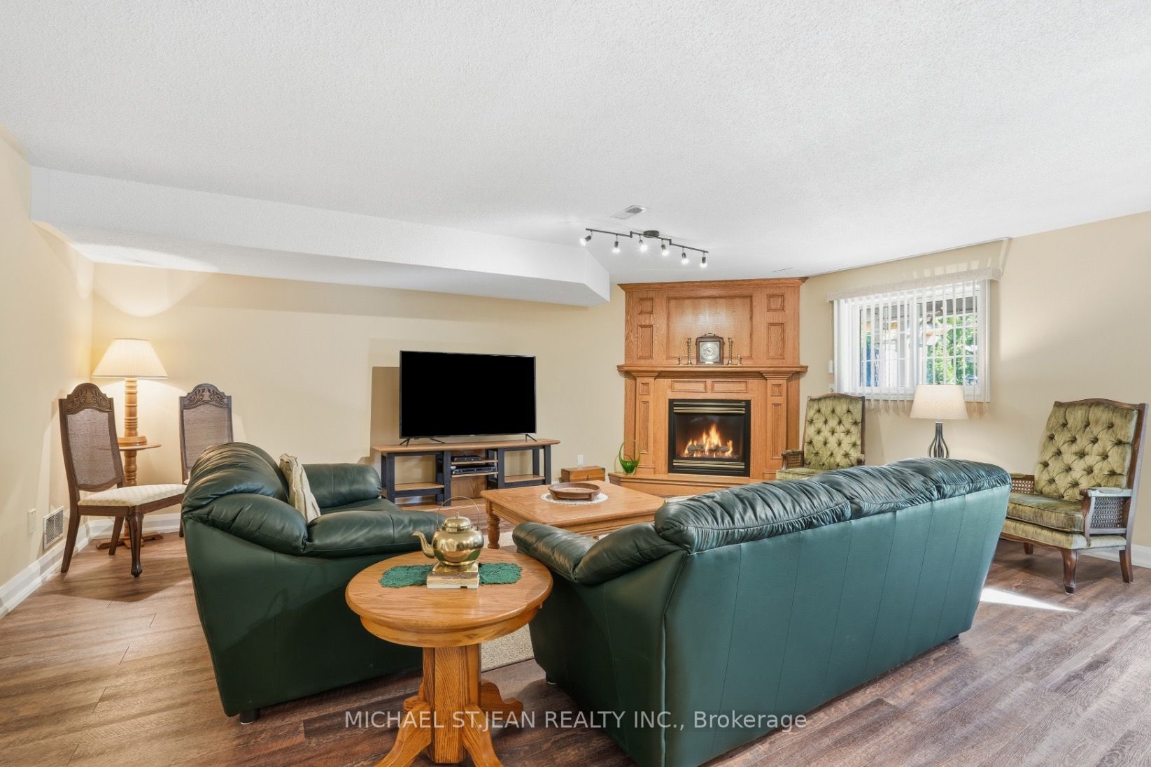 9 Kinsman Court S Property Photo 7