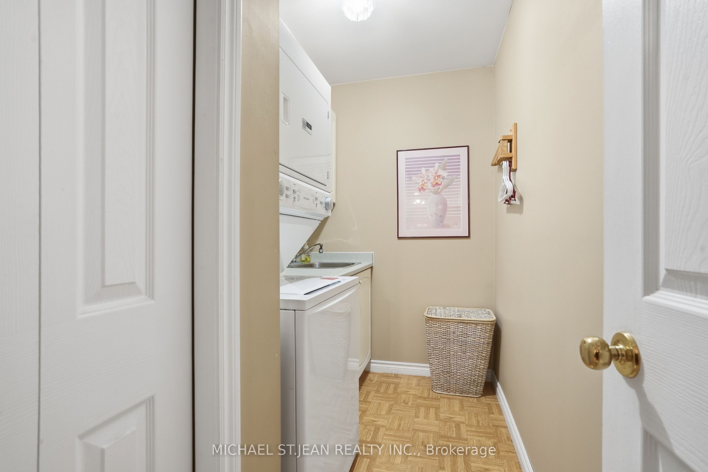 9 Kinsman Court S Property Photo 29