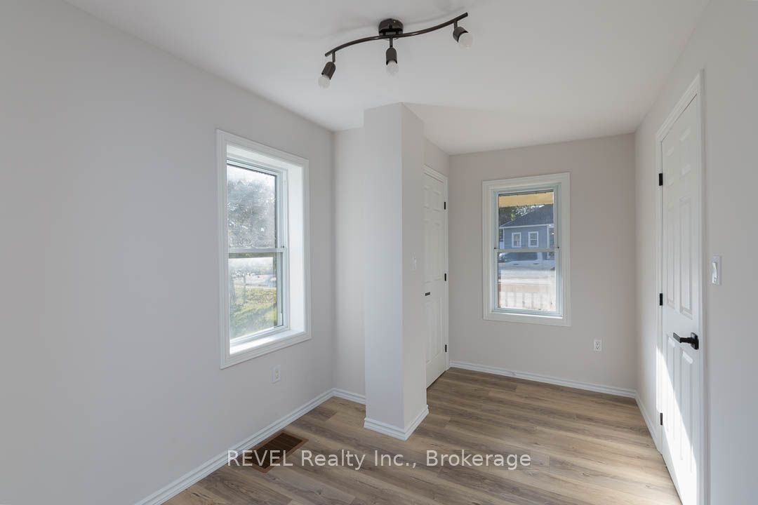 389 Glendale Avenue Property Photo 6