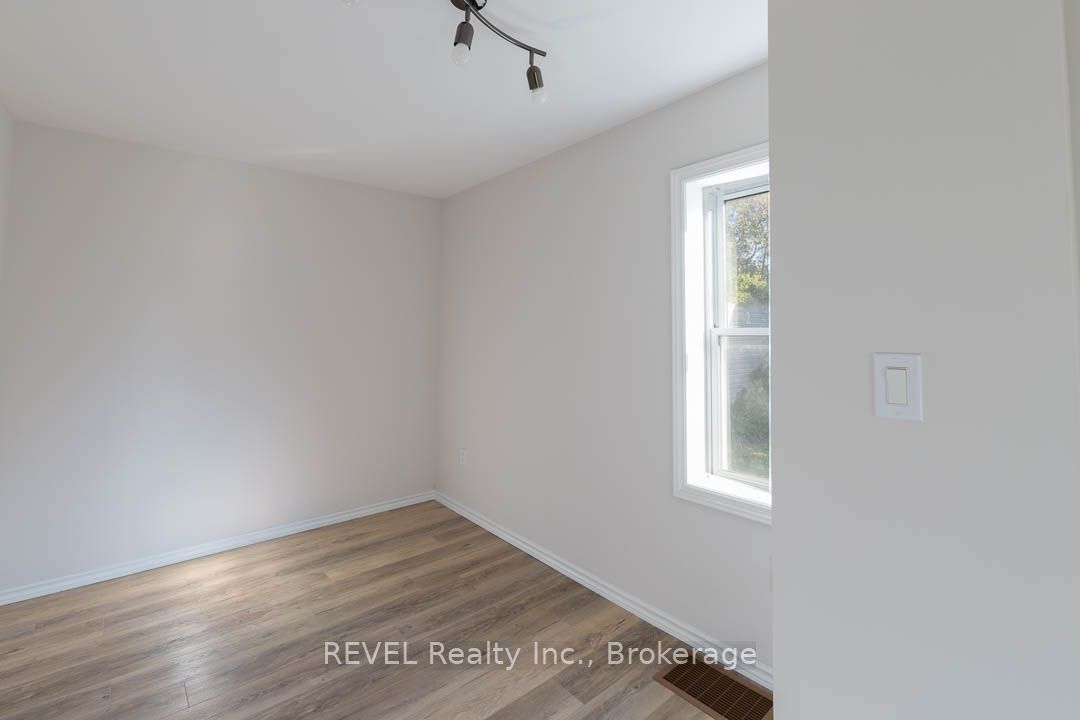 389 Glendale Avenue Property Photo 7