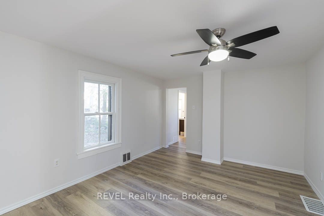 389 Glendale Avenue Property Photo 9