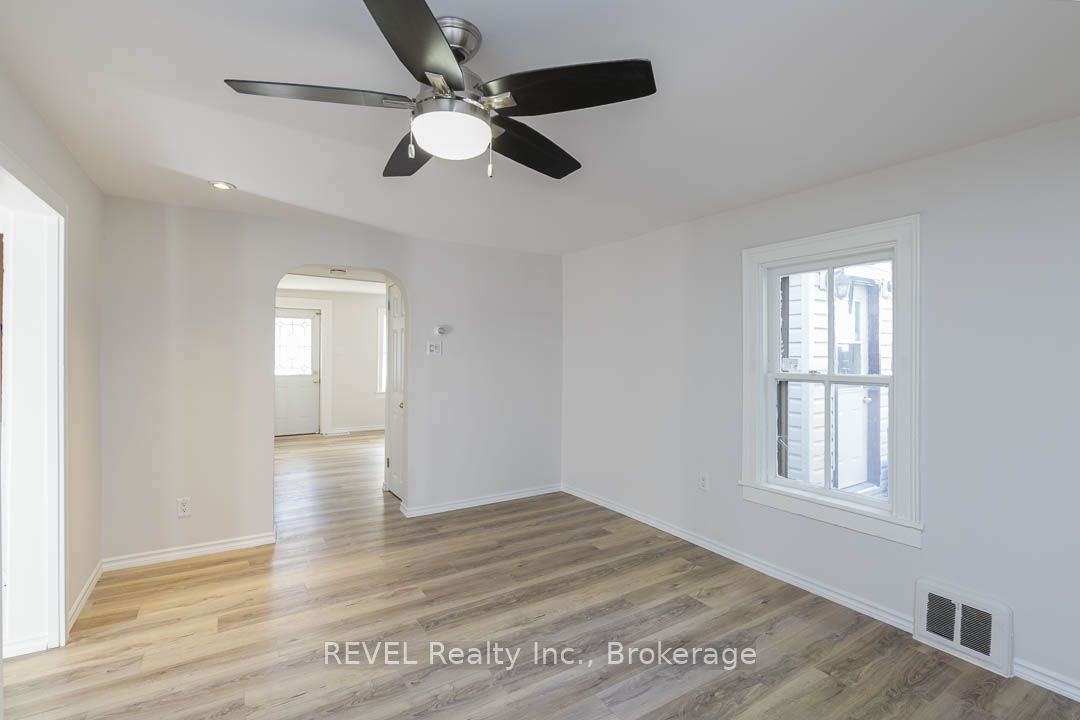389 Glendale Avenue Property Photo 10