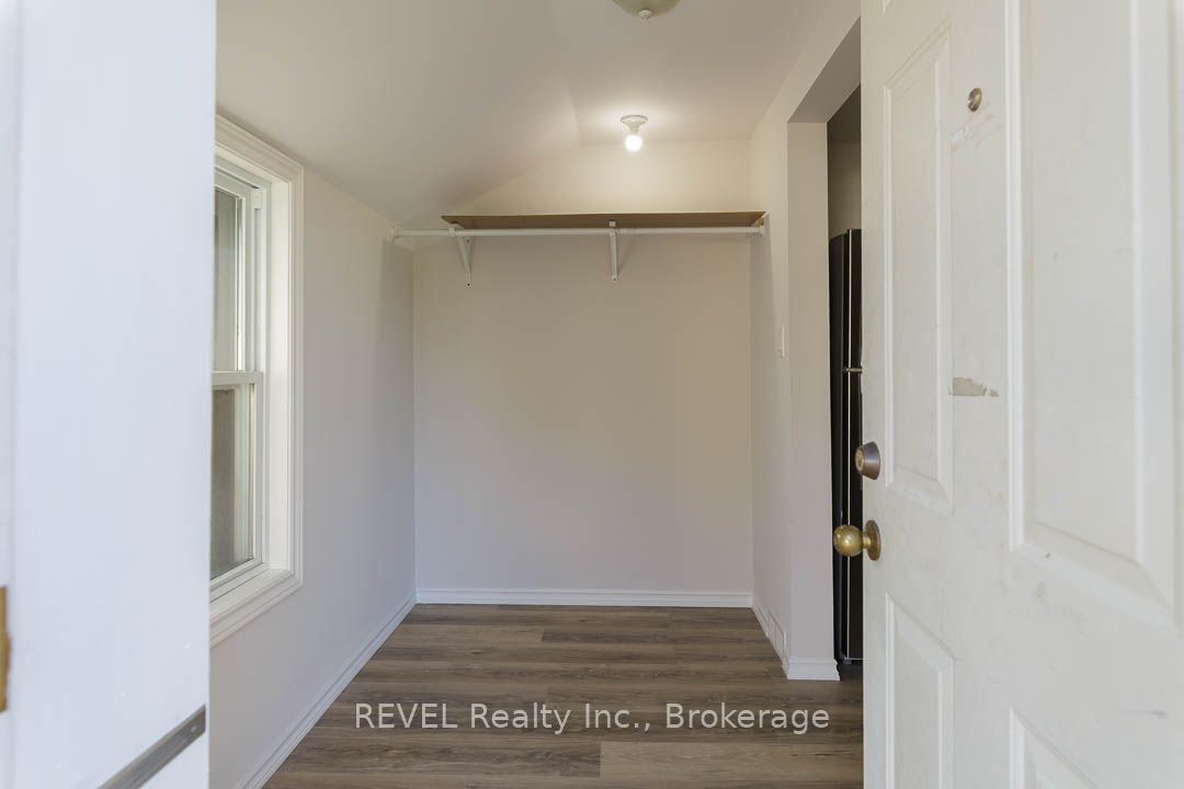 389 Glendale Avenue Property Photo 15