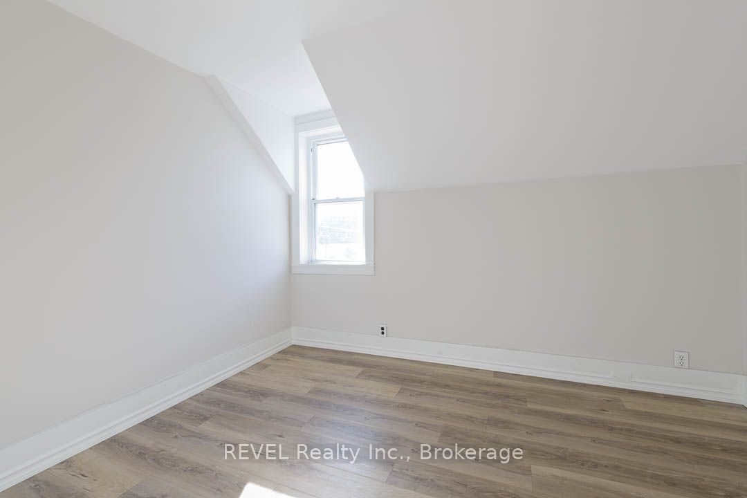 389 Glendale Avenue Property Photo 19