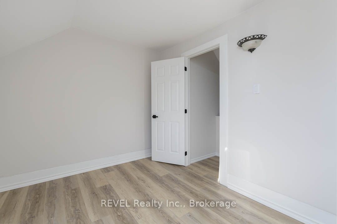 389 Glendale Avenue Property Photo 20
