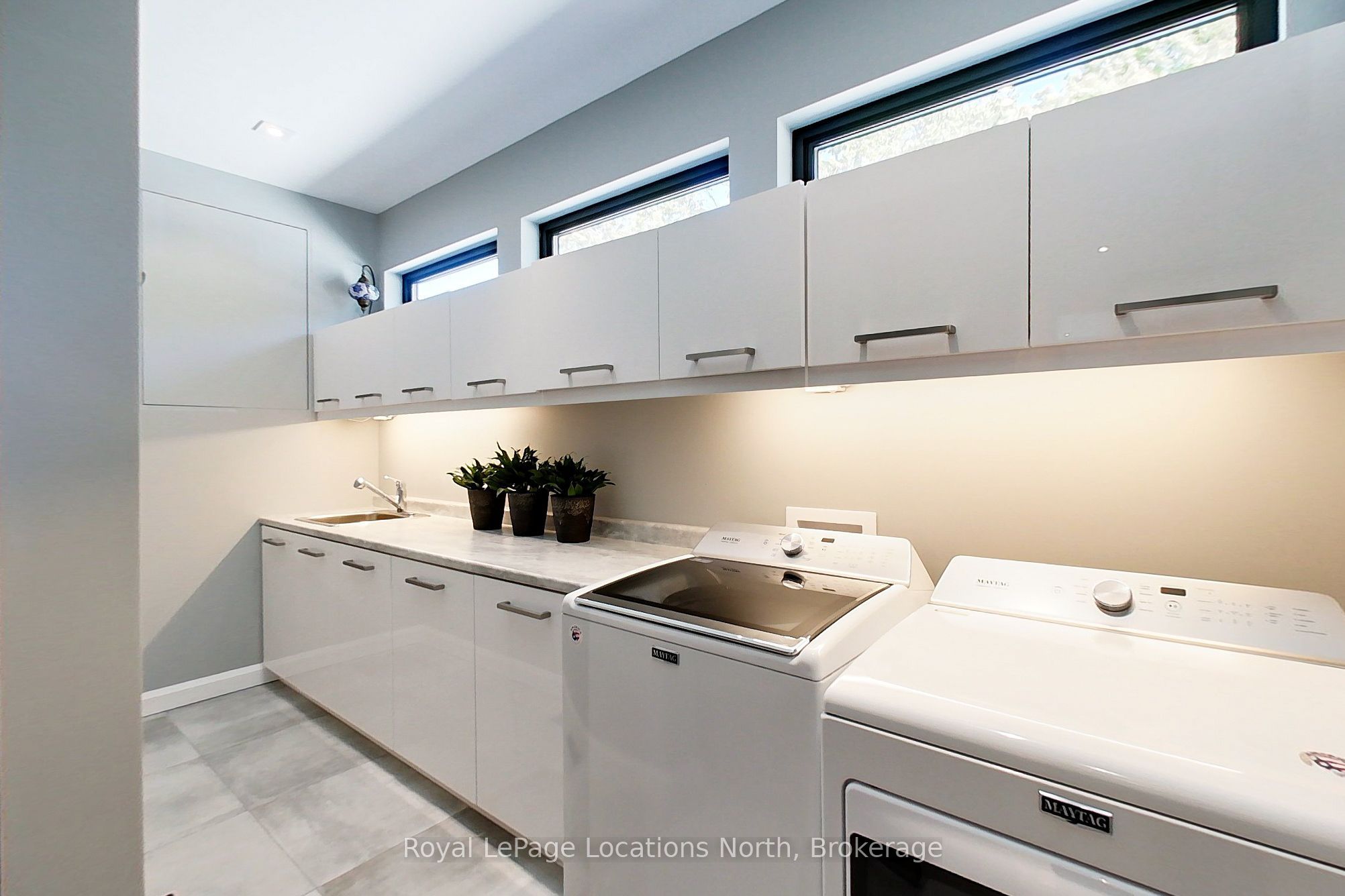 555130 Sixth Line Property Photo 16