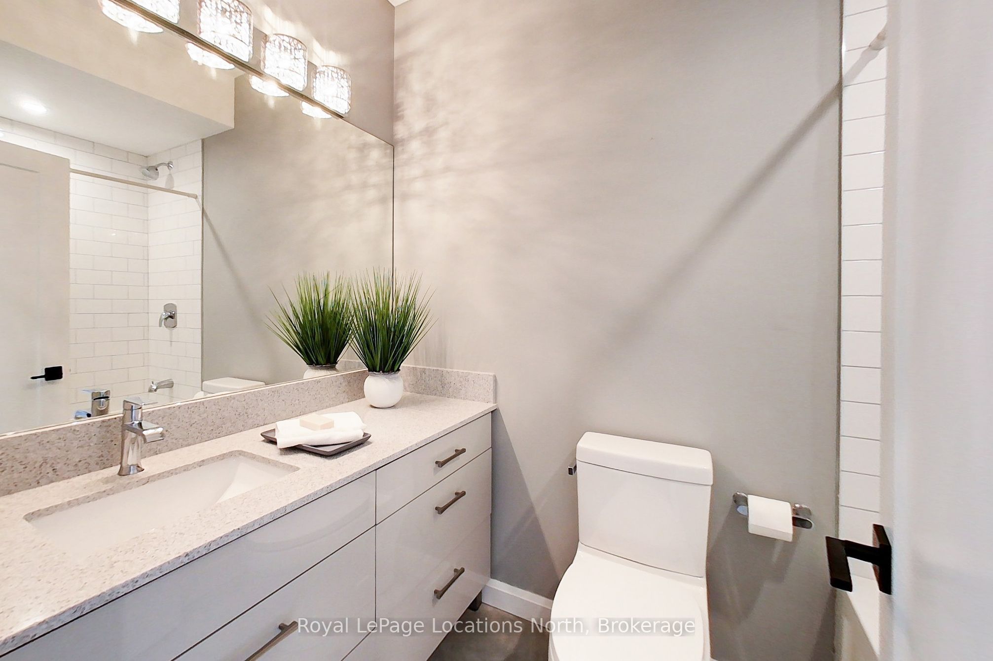 555130 Sixth Line Property Photo 32