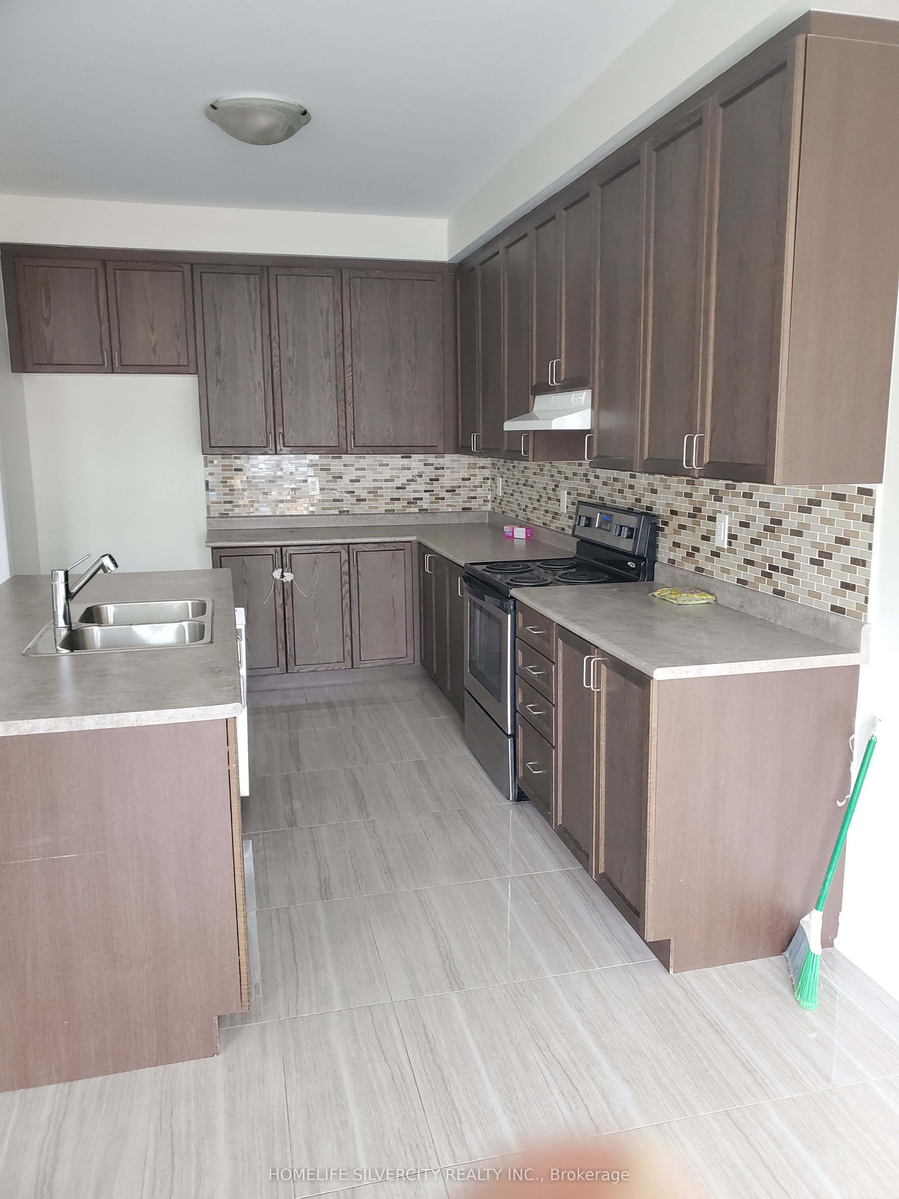 167 Clark Street Property Photo 4
