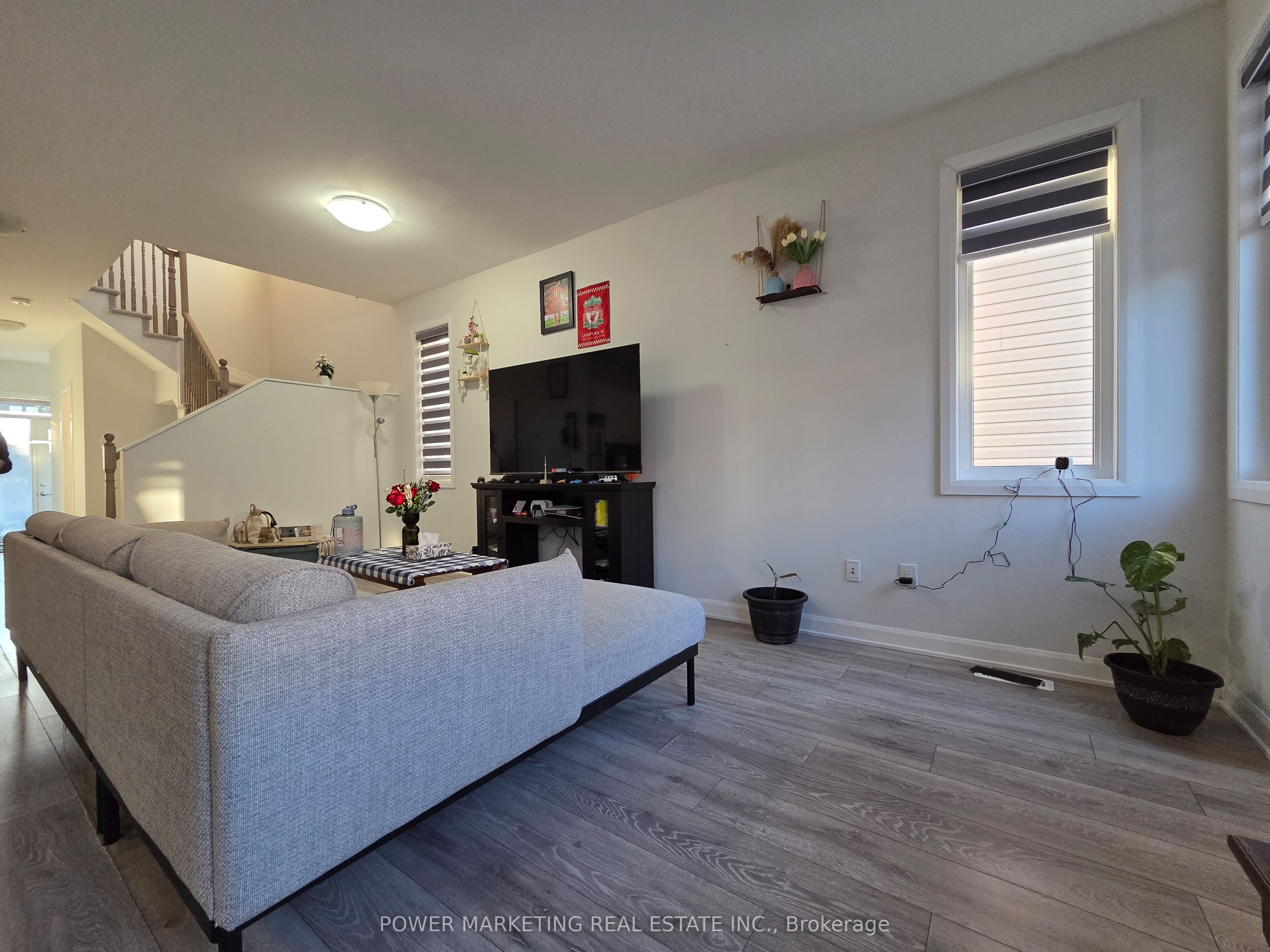 571 Lilith Street Property Photo 2