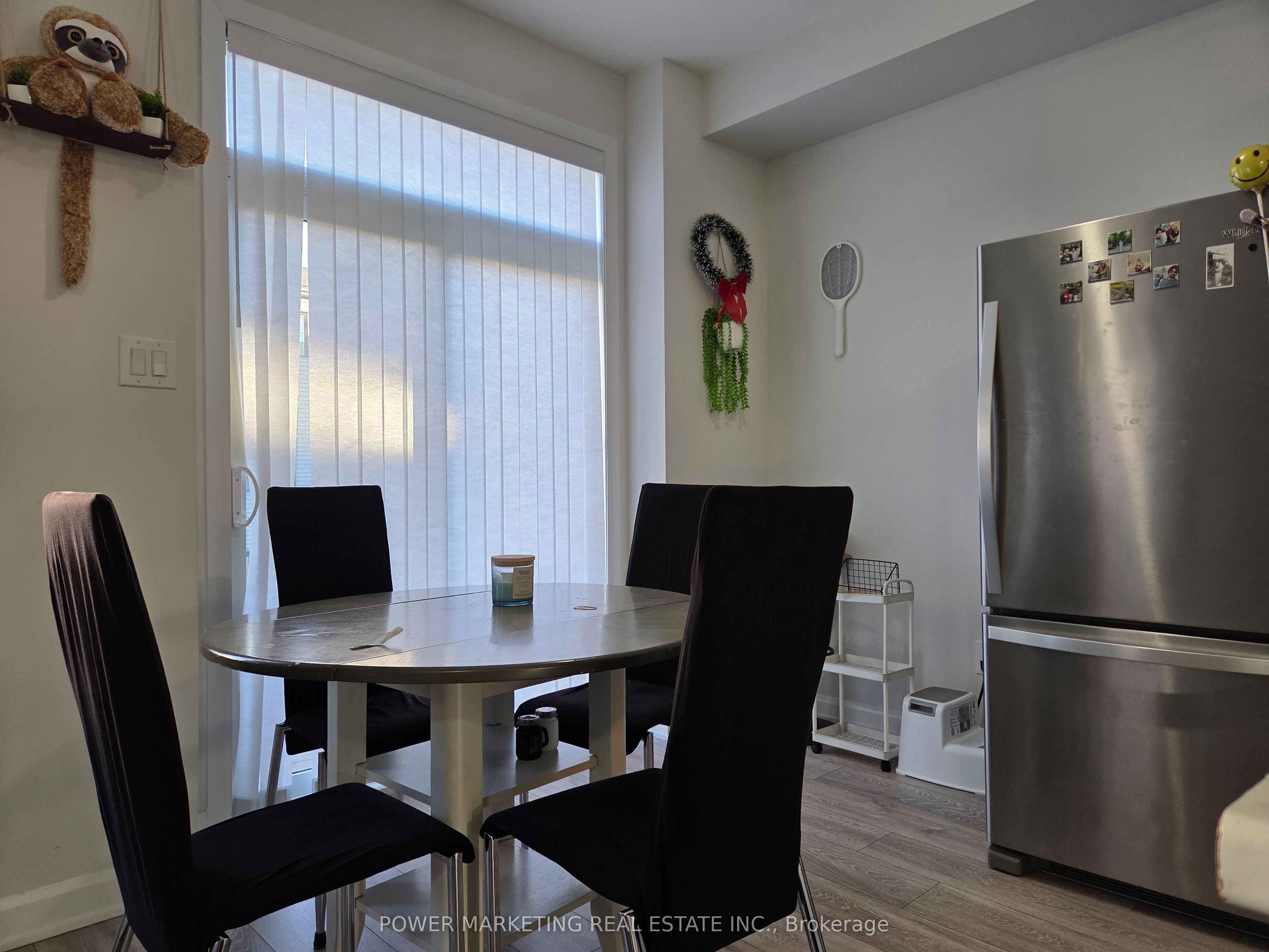 571 Lilith Street Property Photo 4