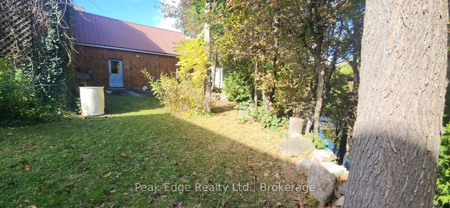 20 & 22 2nd Street Property Photo 4