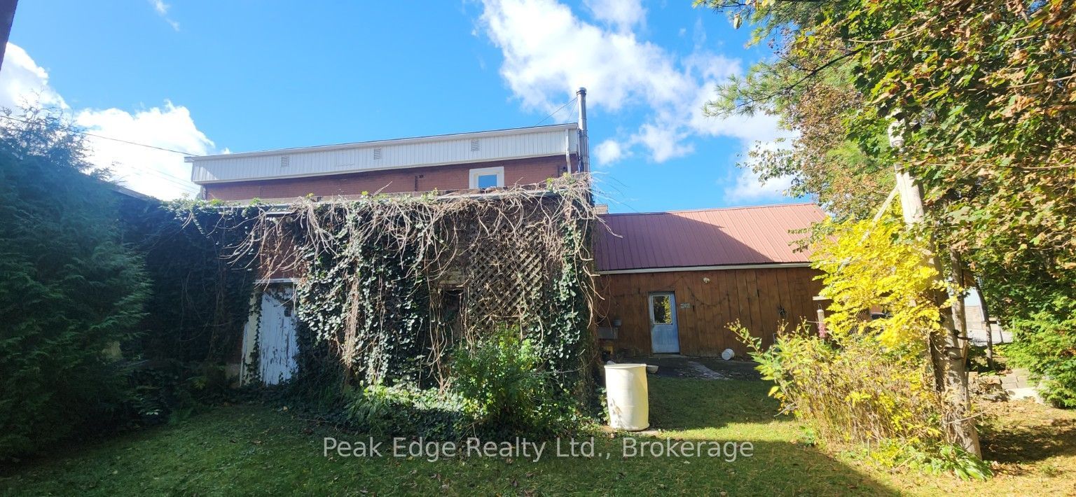 20 & 22 2nd Street Property Photo 5