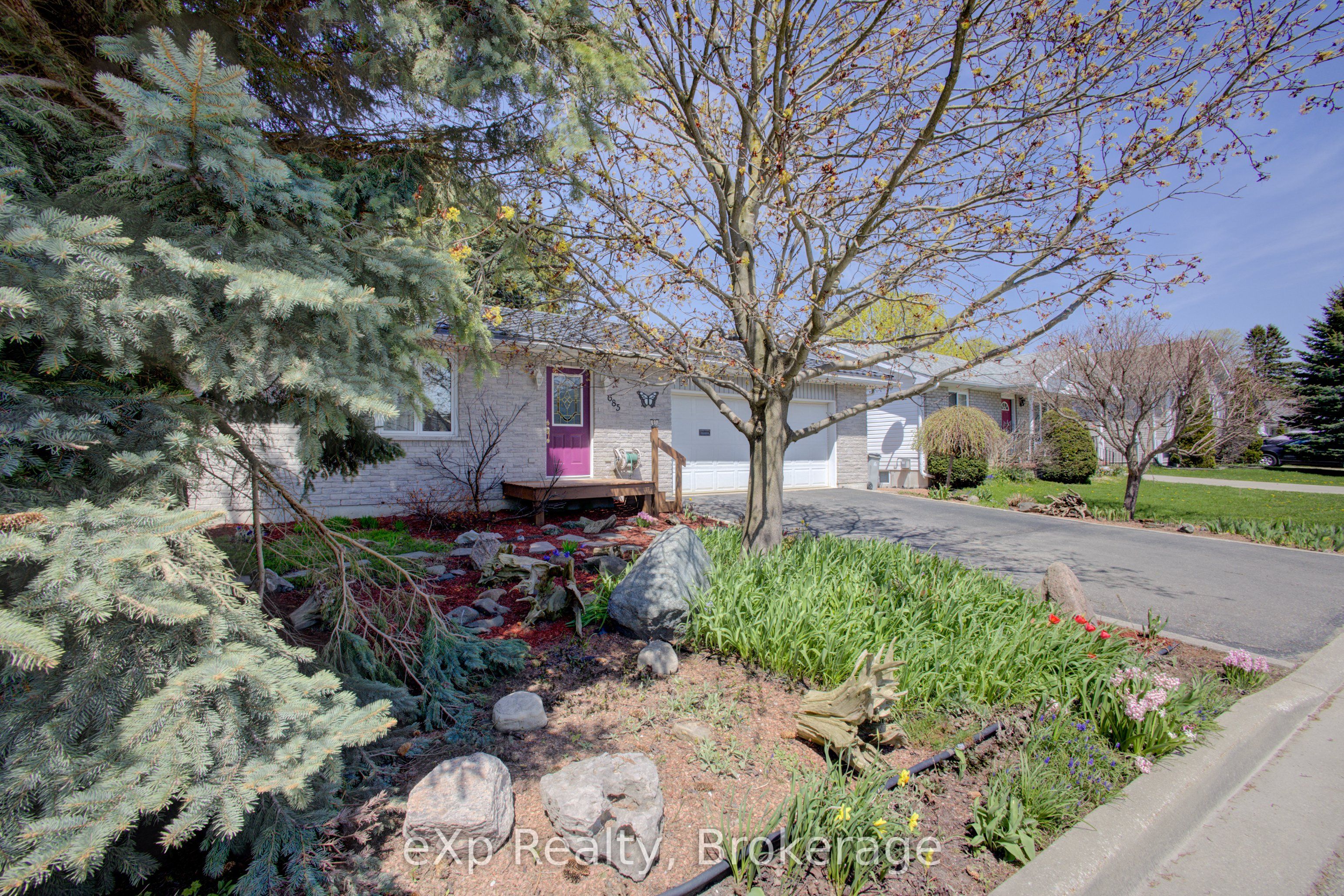 685 Reserve Avenue S Property Photo 2