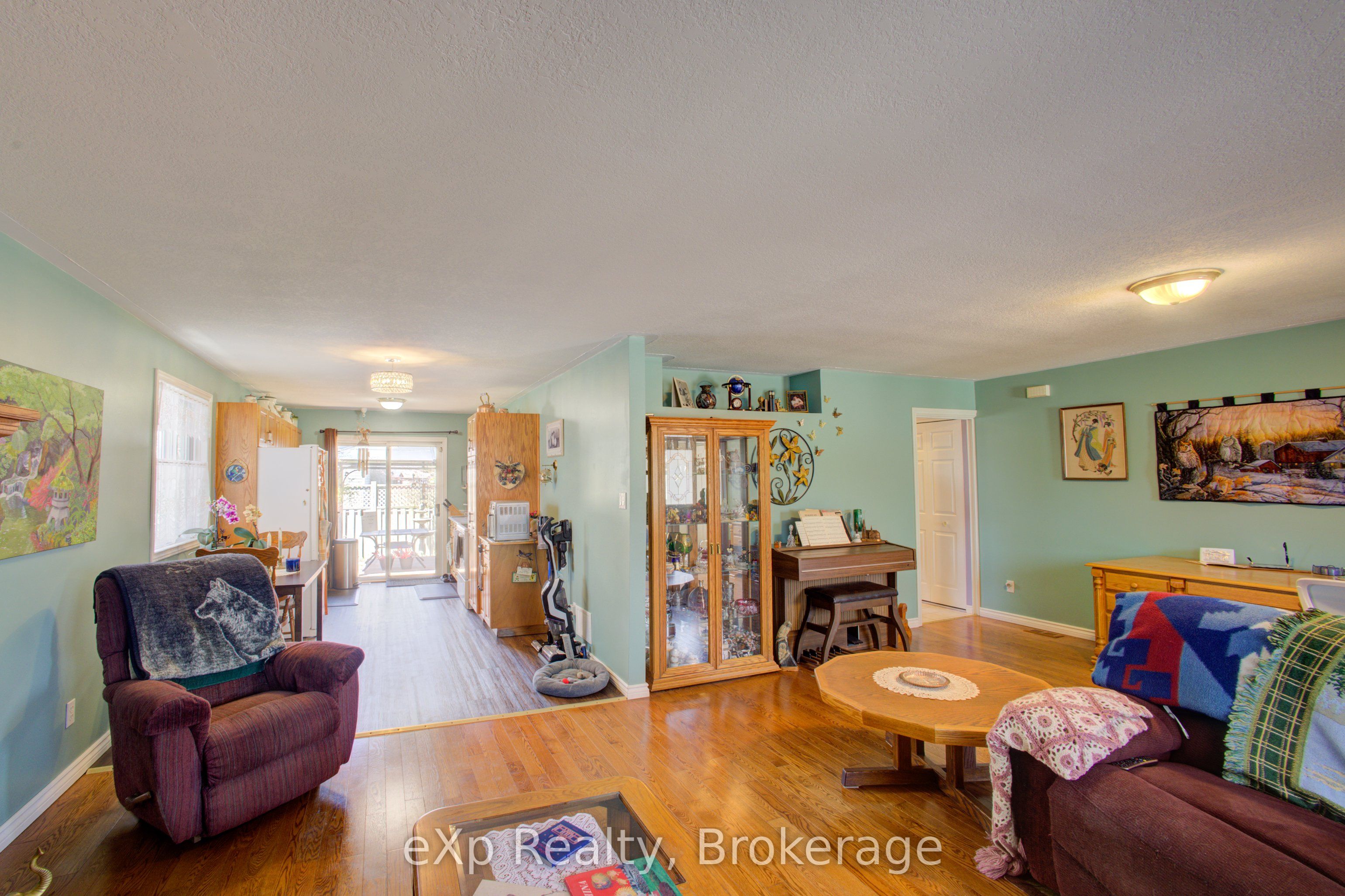 685 Reserve Avenue S Property Photo 8