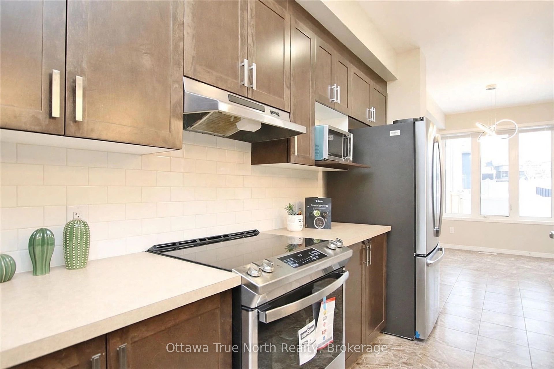 647 Gabriola Way Property Photo 6