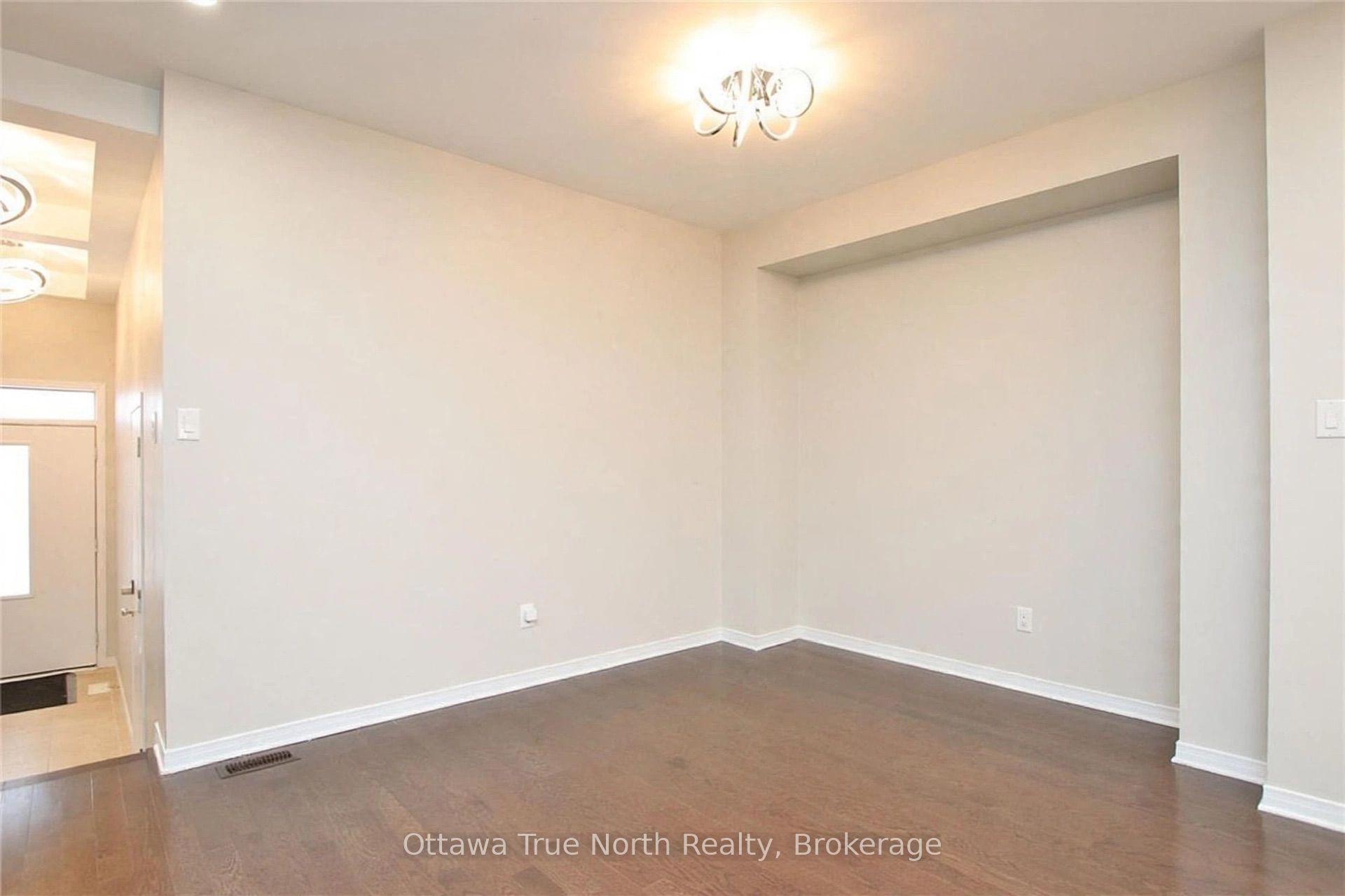 647 Gabriola Way Property Photo 8