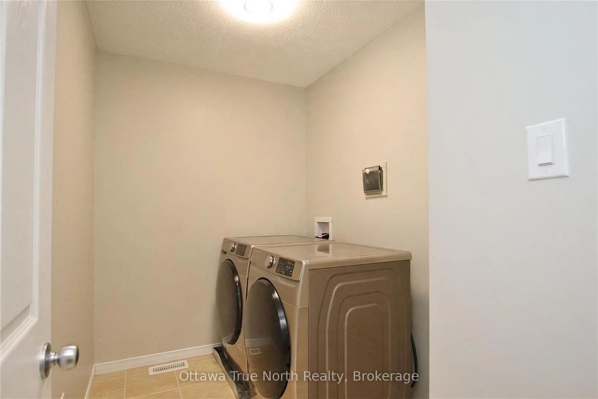 647 Gabriola Way Property Photo 22