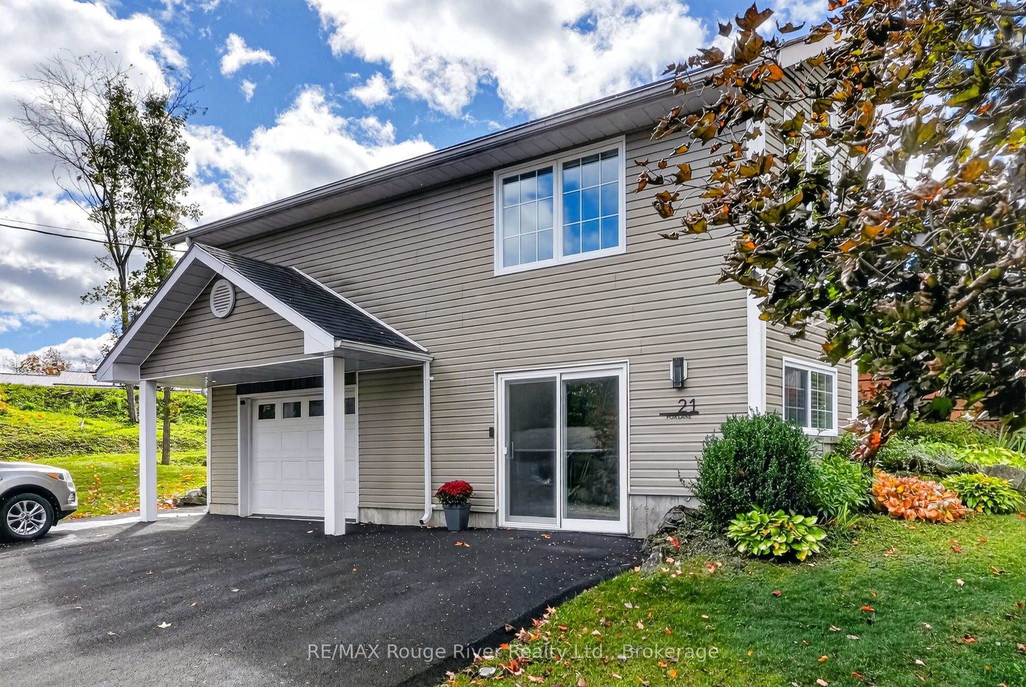 21 Fox Lane Property Photo 3