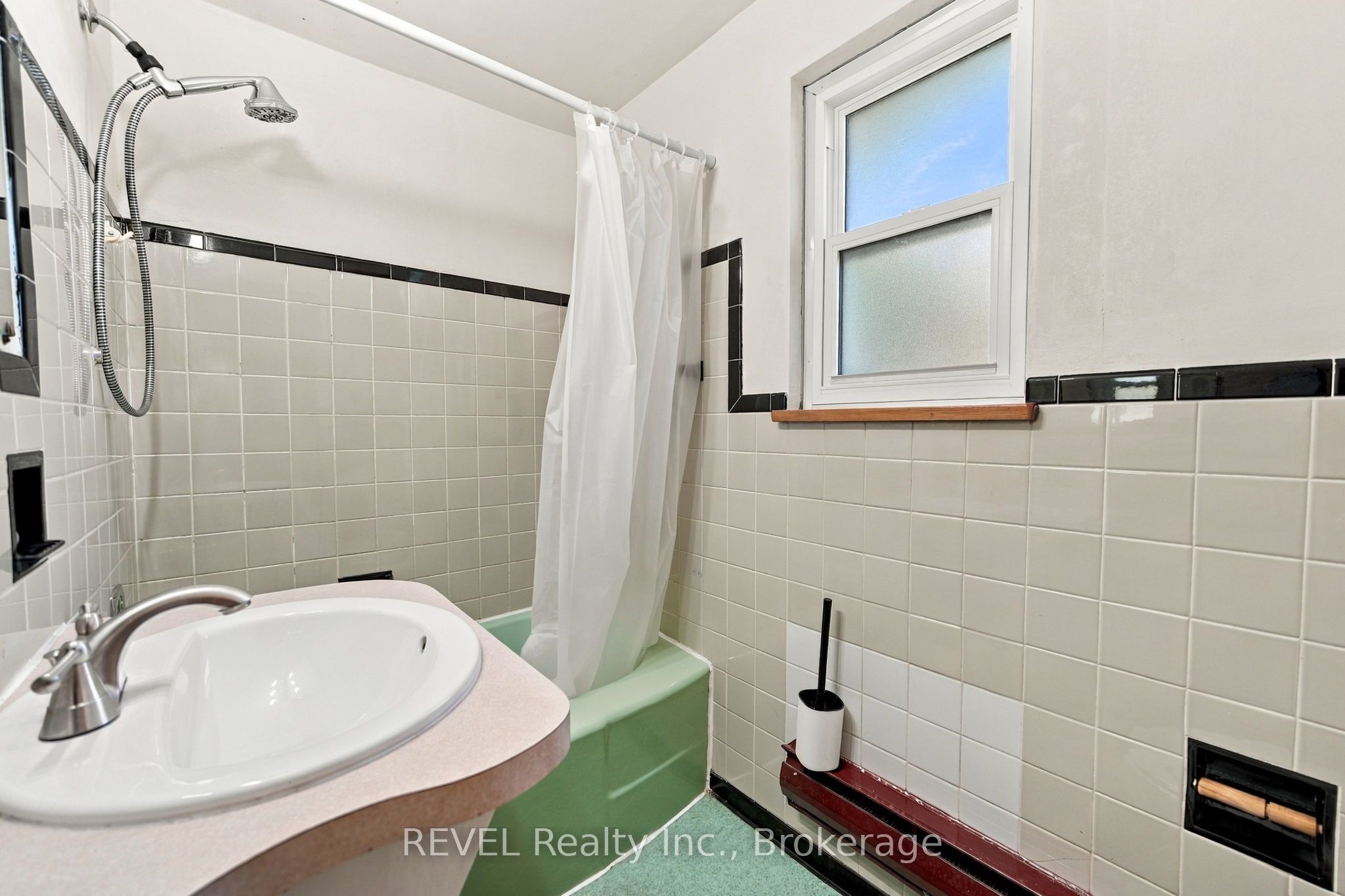 215 Garrison Road Property Photo 24