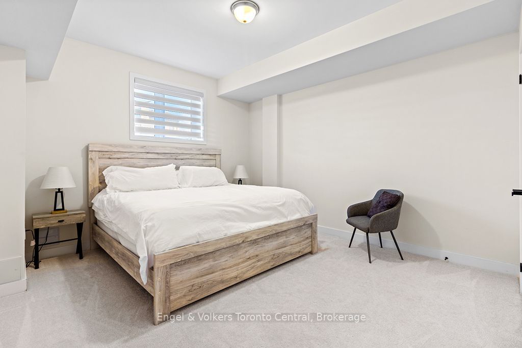 125 Stoneleigh Drive Property Photo 41
