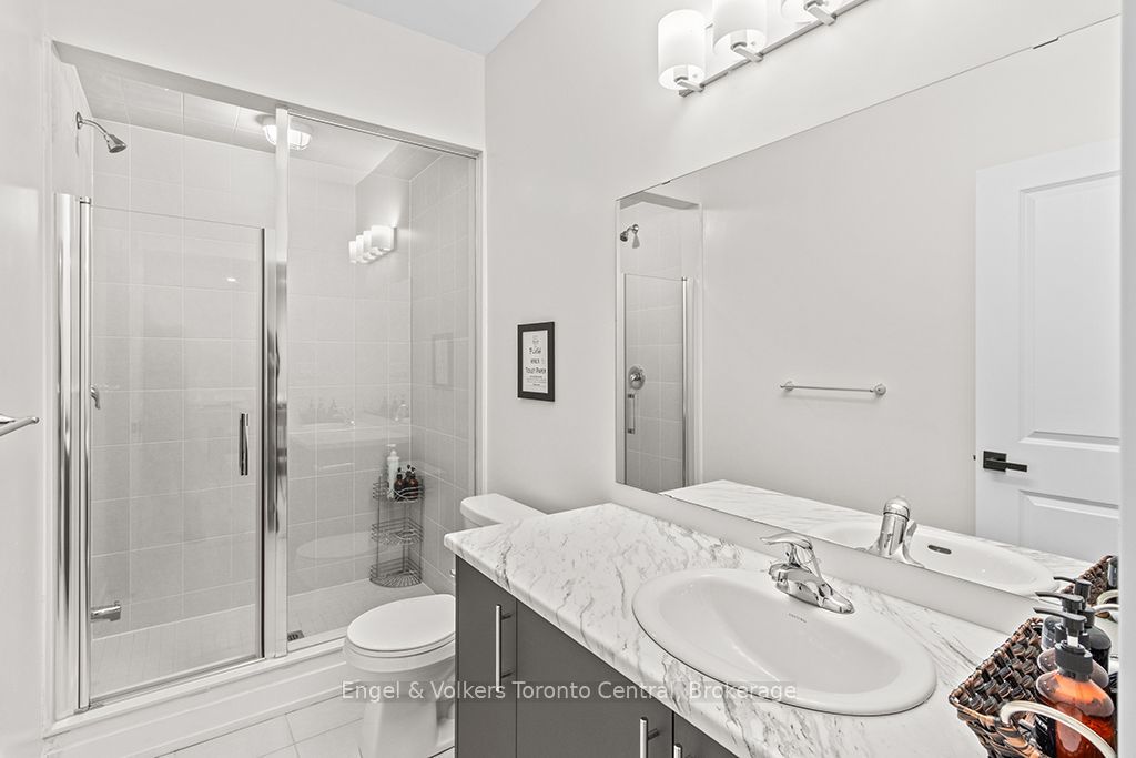 125 Stoneleigh Drive Property Photo 42