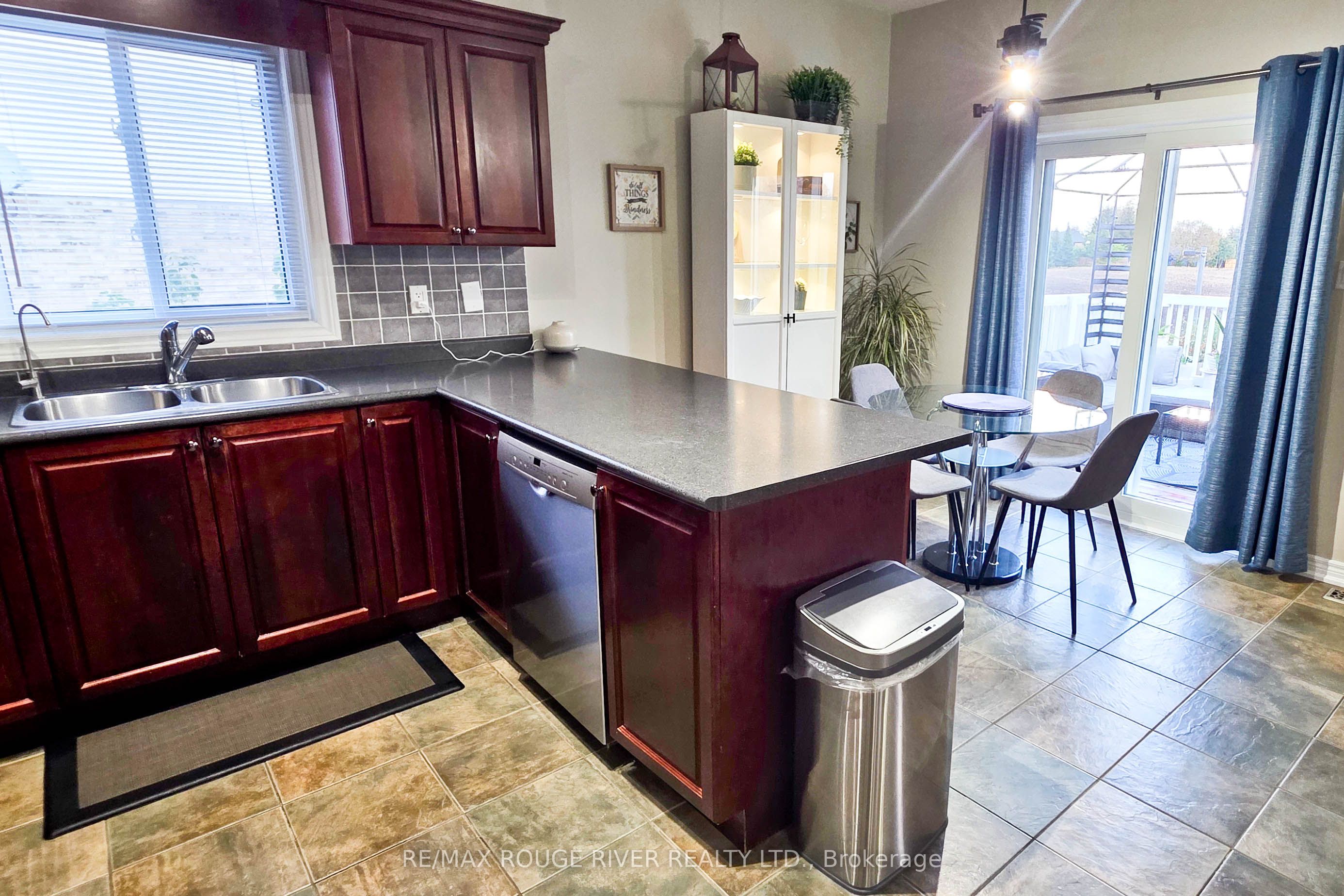 71 Sweetnam Drive Property Photo 14