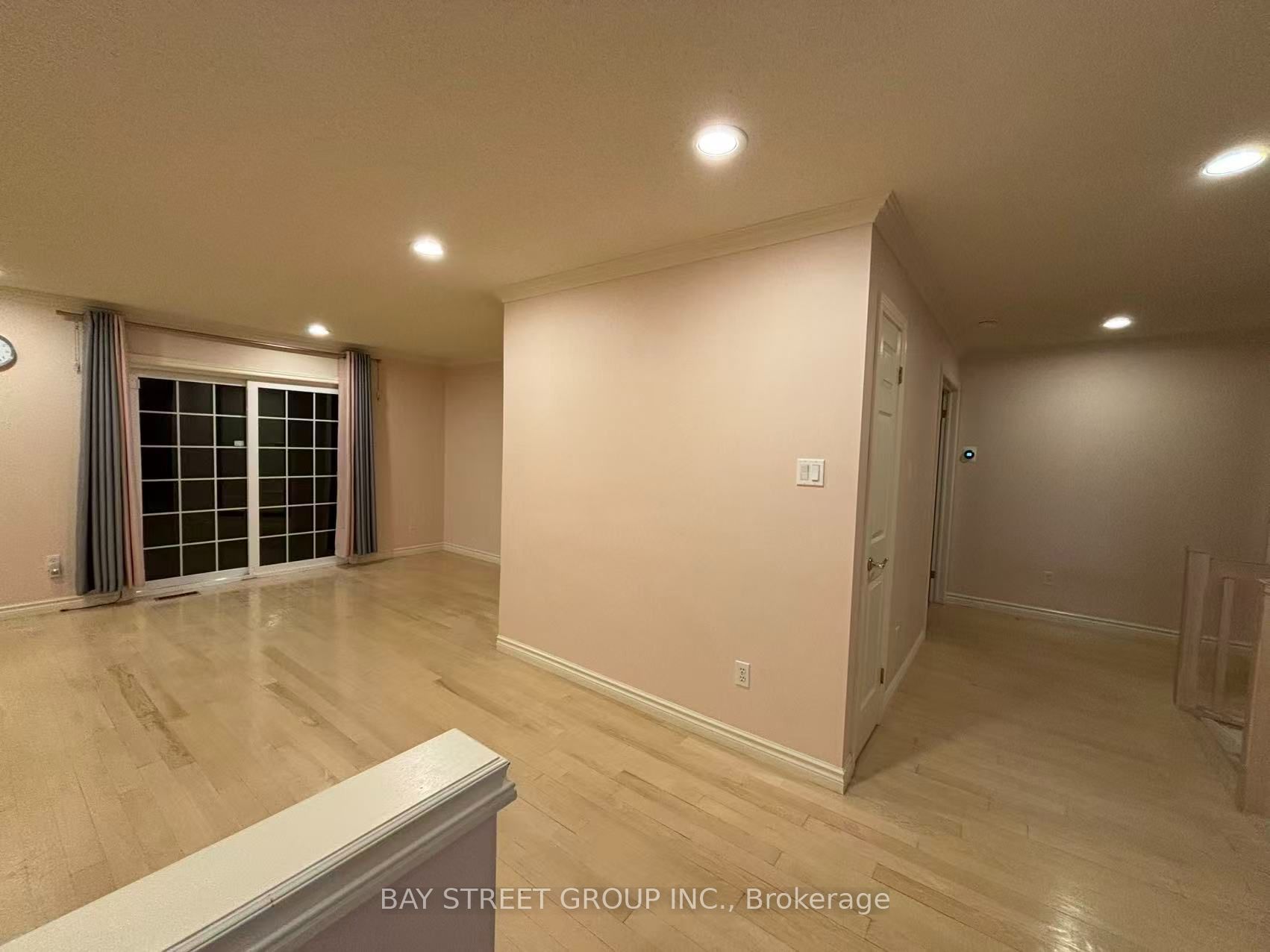 20 Meadowlands Boulevard 18 Property Photo 4