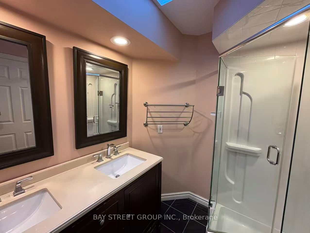 20 Meadowlands Boulevard 18 Property Photo 9