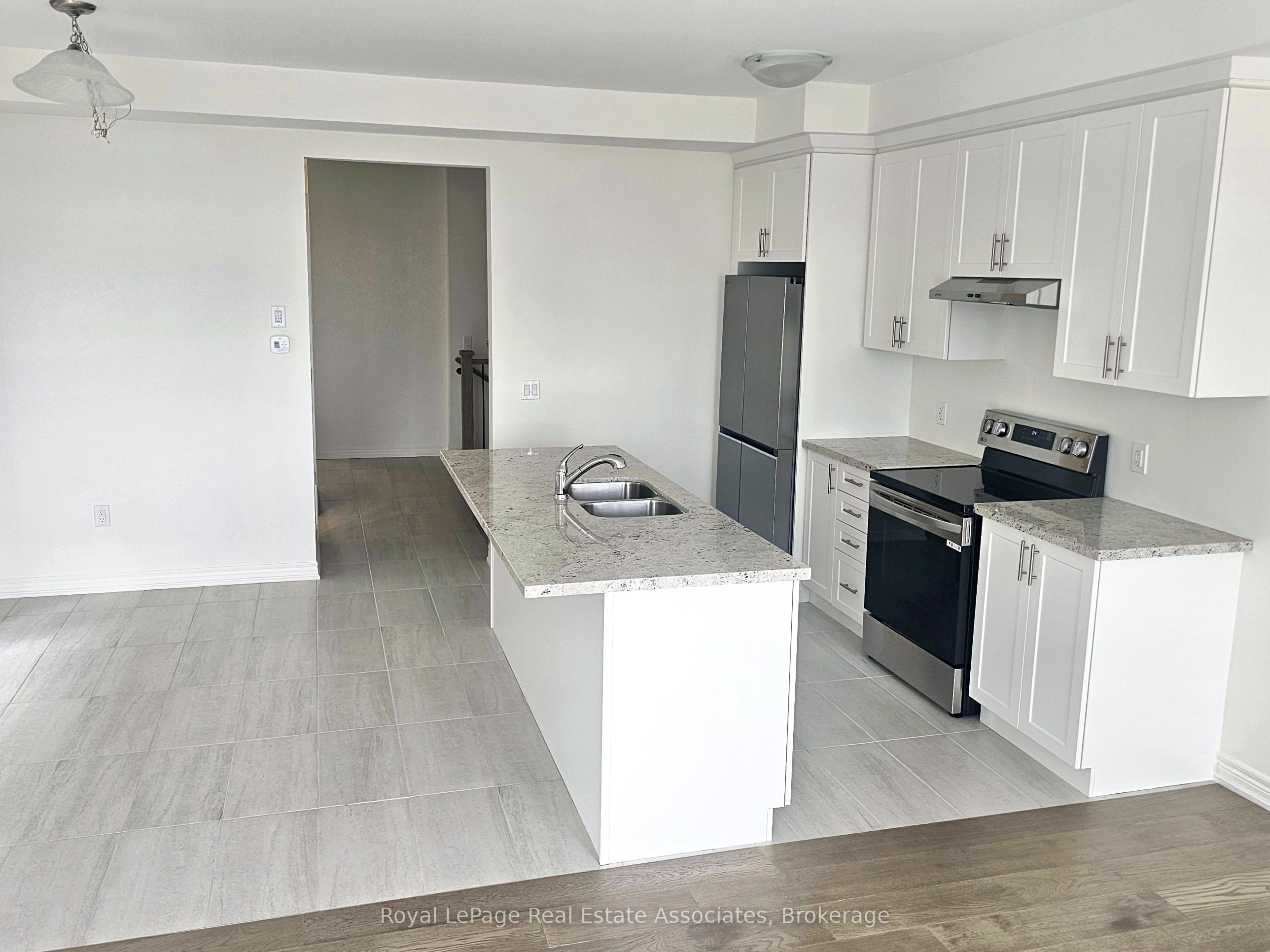 75 Picardy Drive Property Photo 4