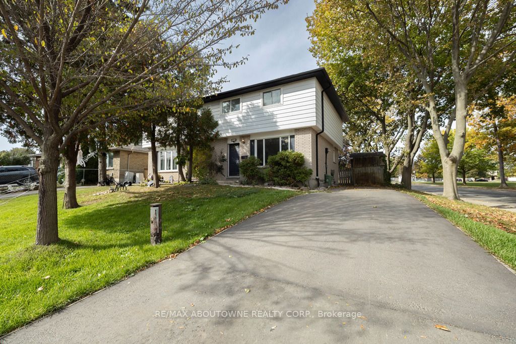 4 Glamis Court Property Photo 1