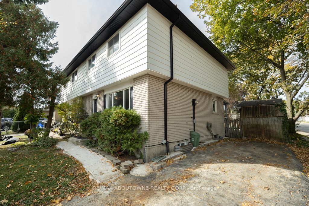 4 Glamis Court Property Photo 5
