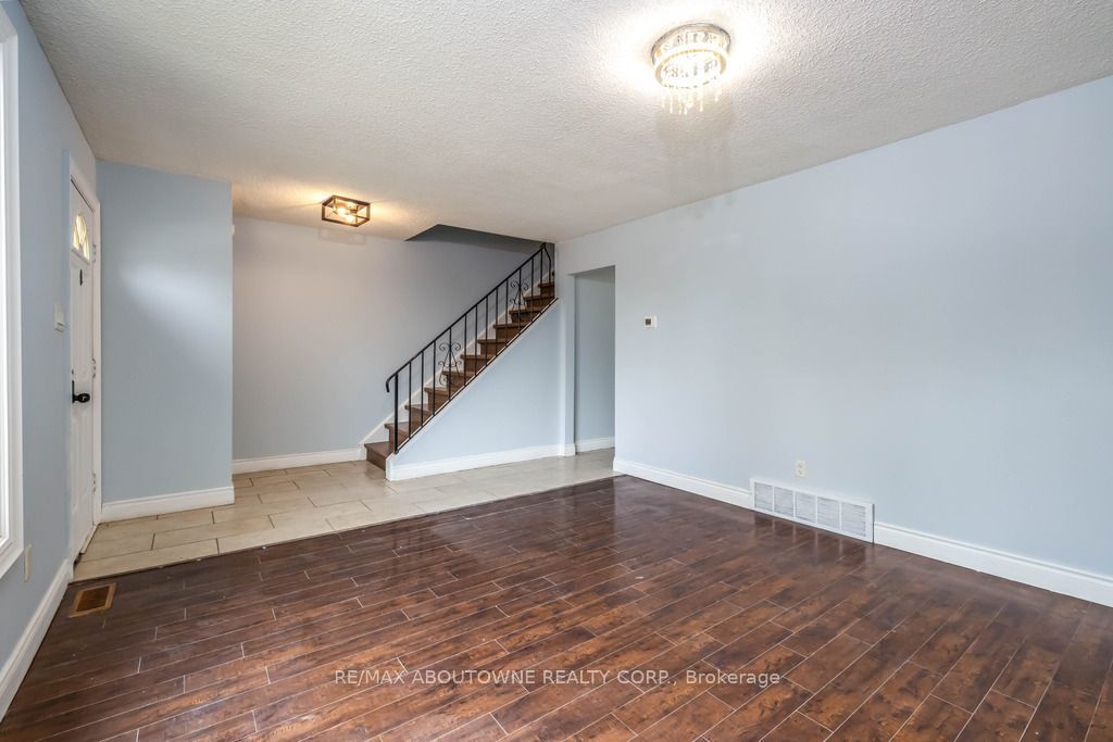 4 Glamis Court Property Photo 18