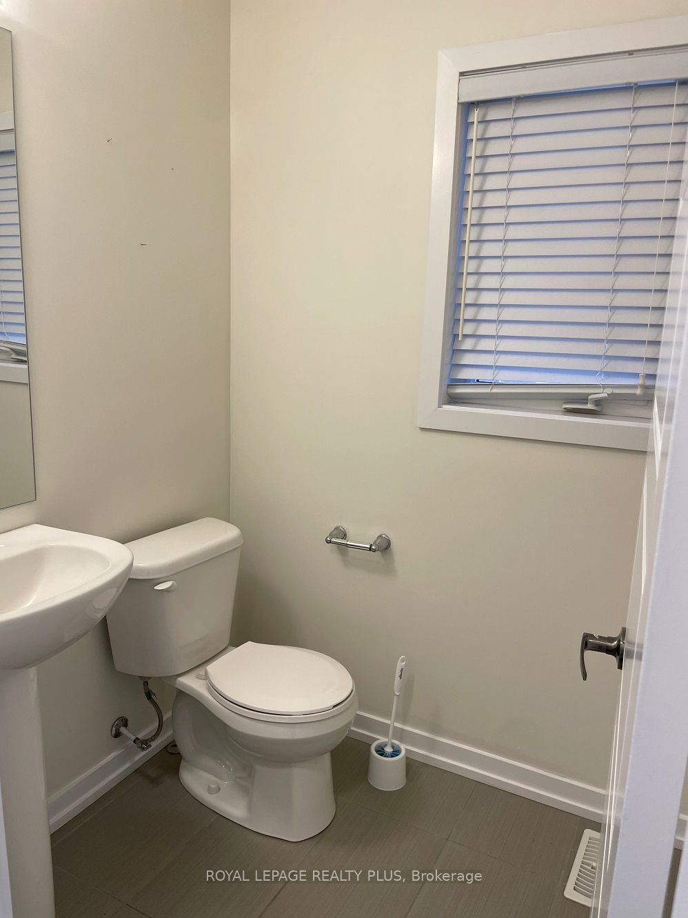 12 Pagebrook Crescent Property Photo 7