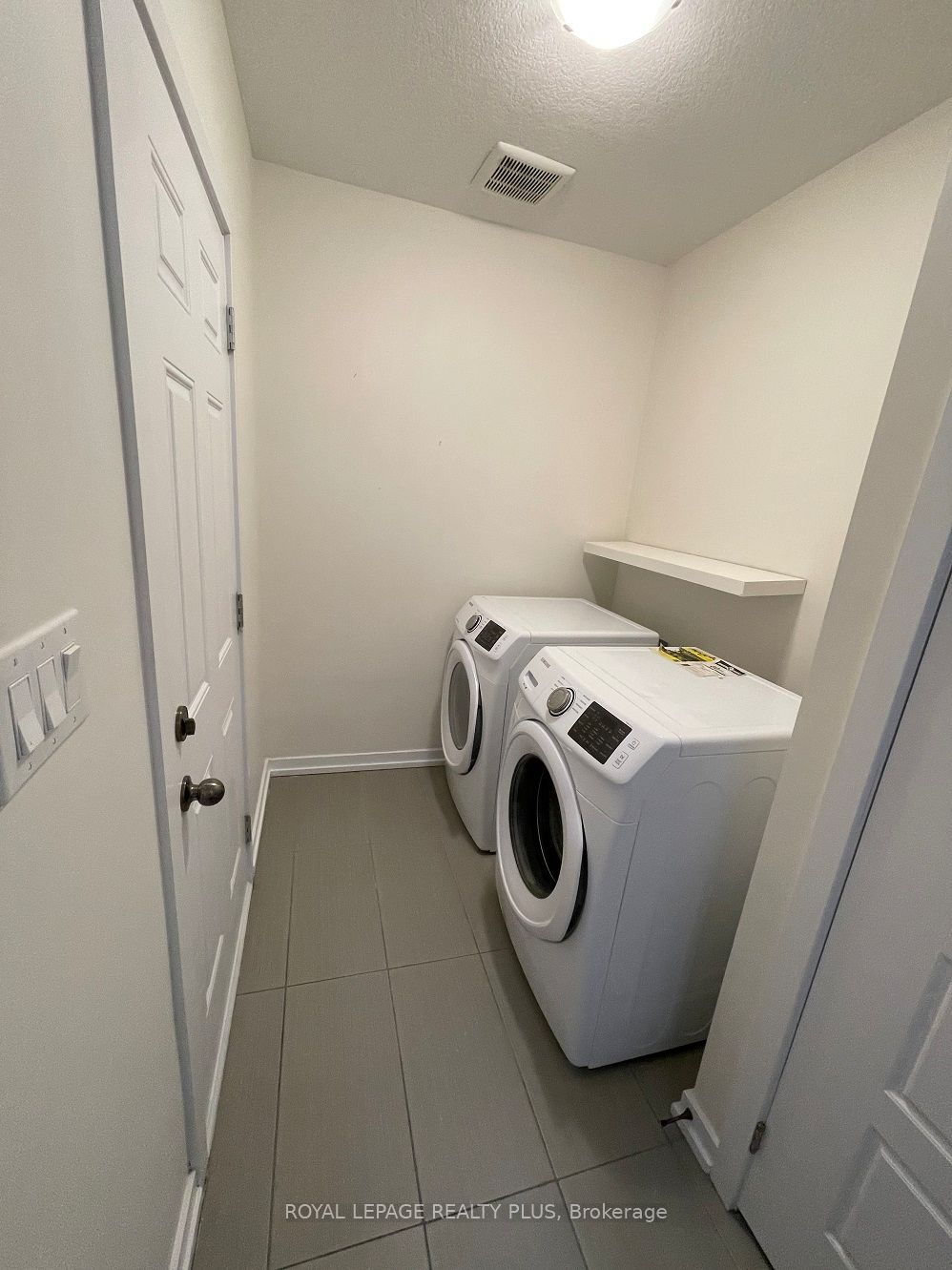 12 Pagebrook Crescent Property Photo 8