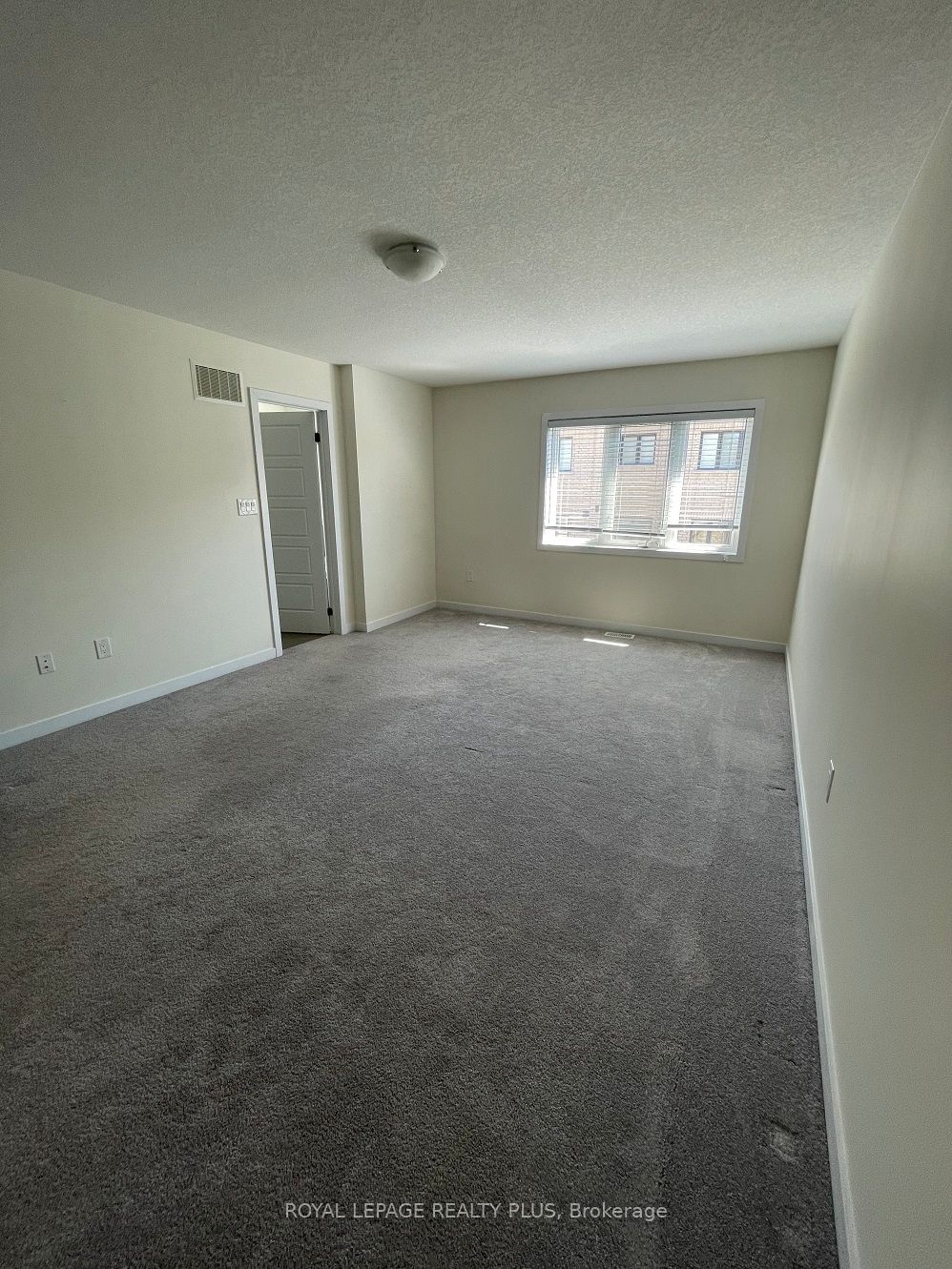 12 Pagebrook Crescent Property Photo 9