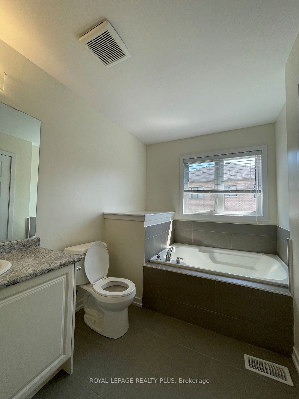 12 Pagebrook Crescent Property Photo 11