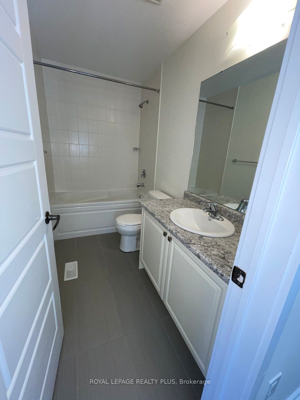 12 Pagebrook Crescent Property Photo 15