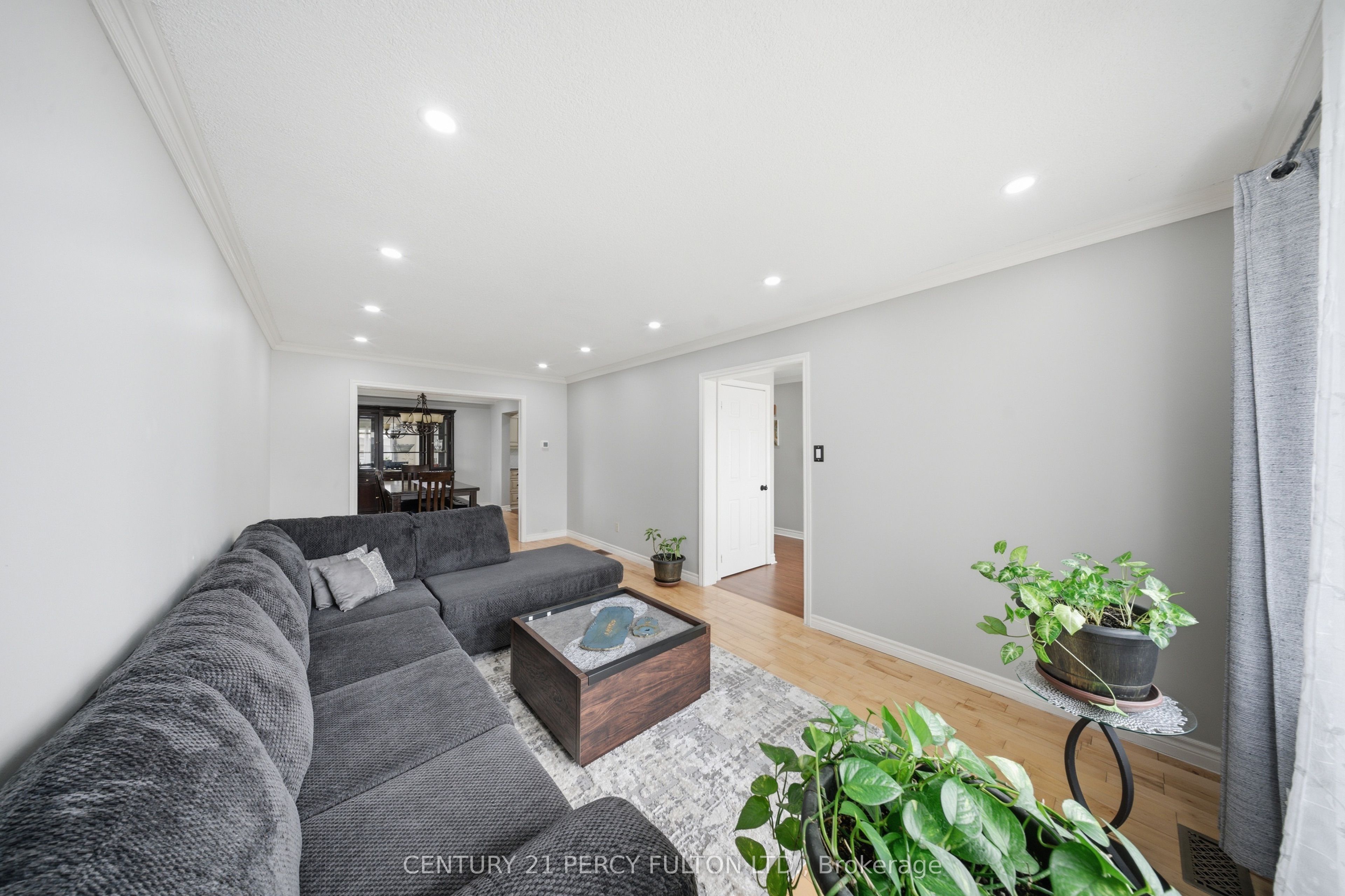 1853 Mapleridge Drive Property Photo 7