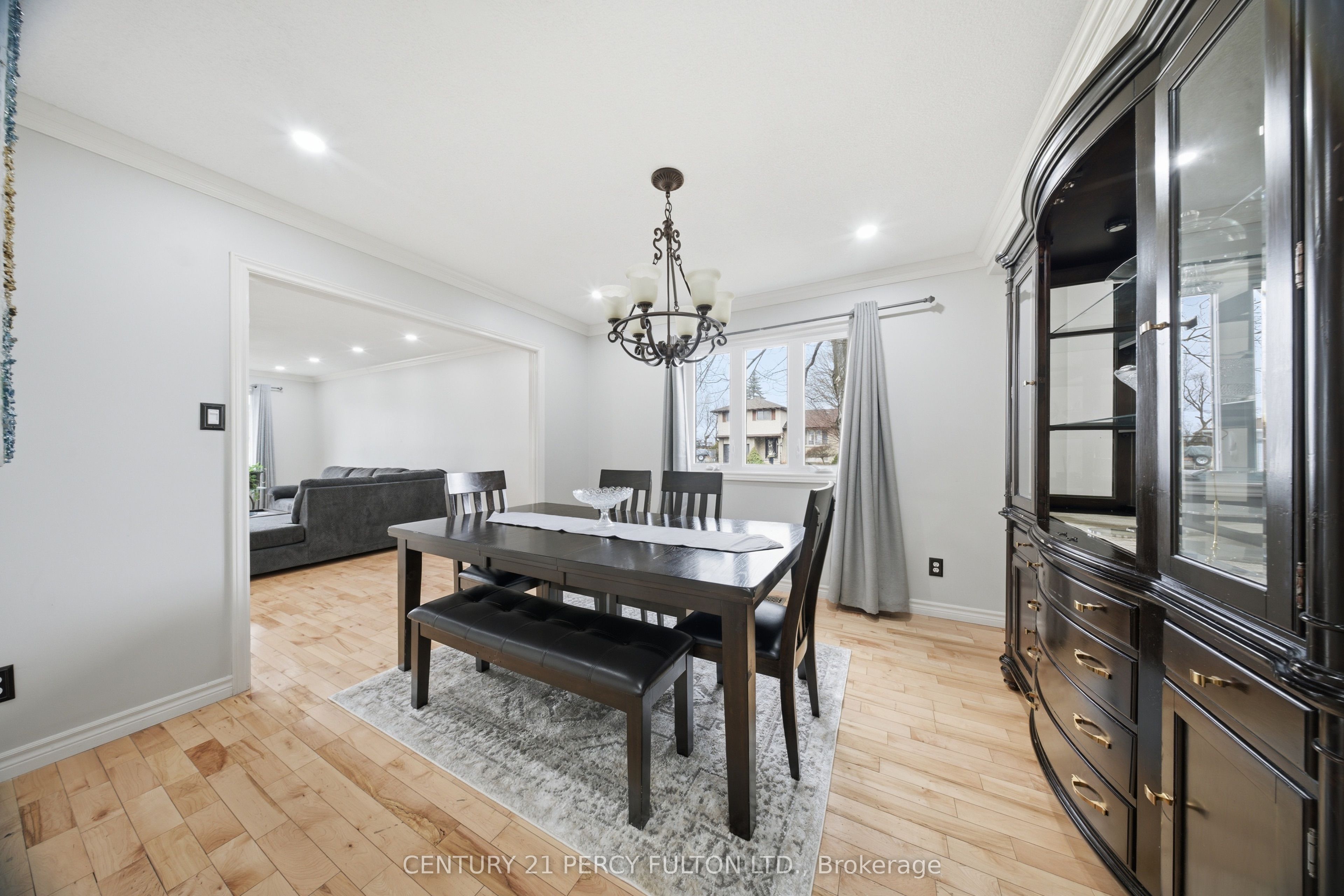 1853 Mapleridge Drive Property Photo 10