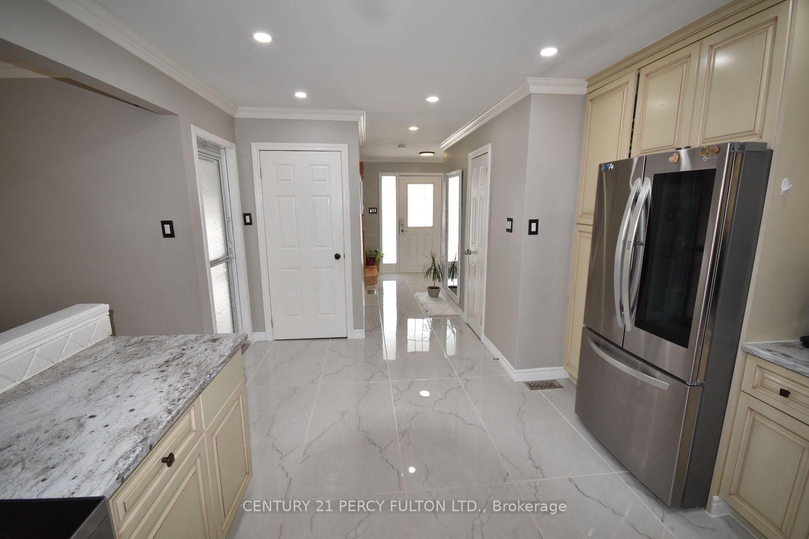 1853 Mapleridge Drive Property Photo 11